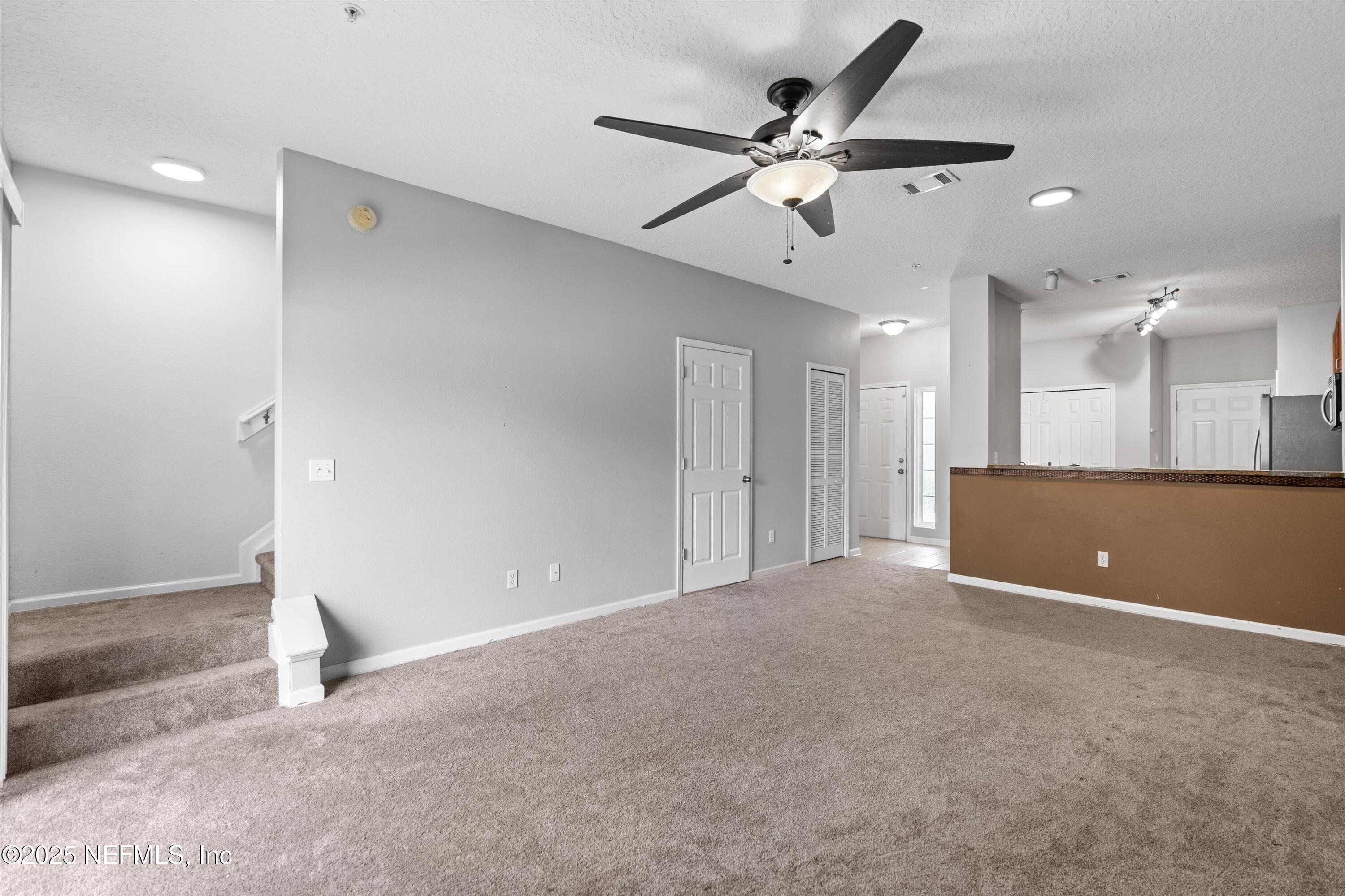 180 LEESE Drive, St. Johns