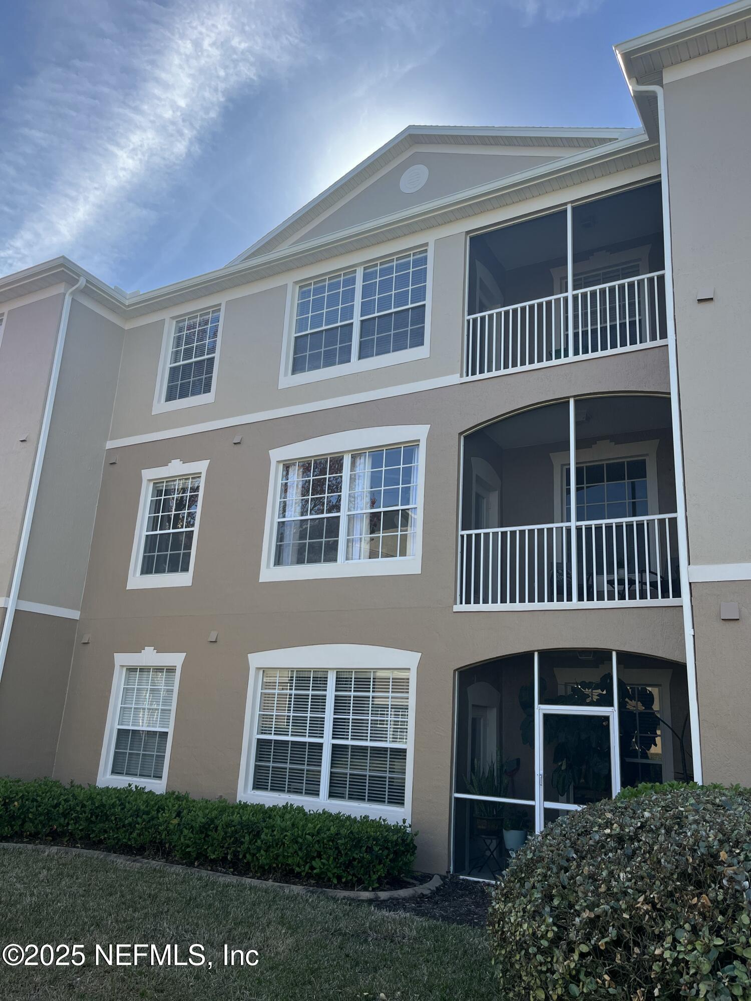 7990 BAYMEADOWS Road E, 907