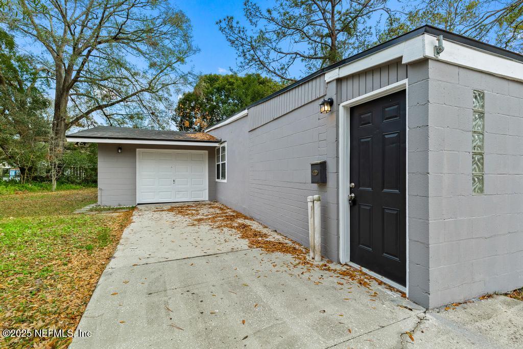 5803 GERANIUM Road
