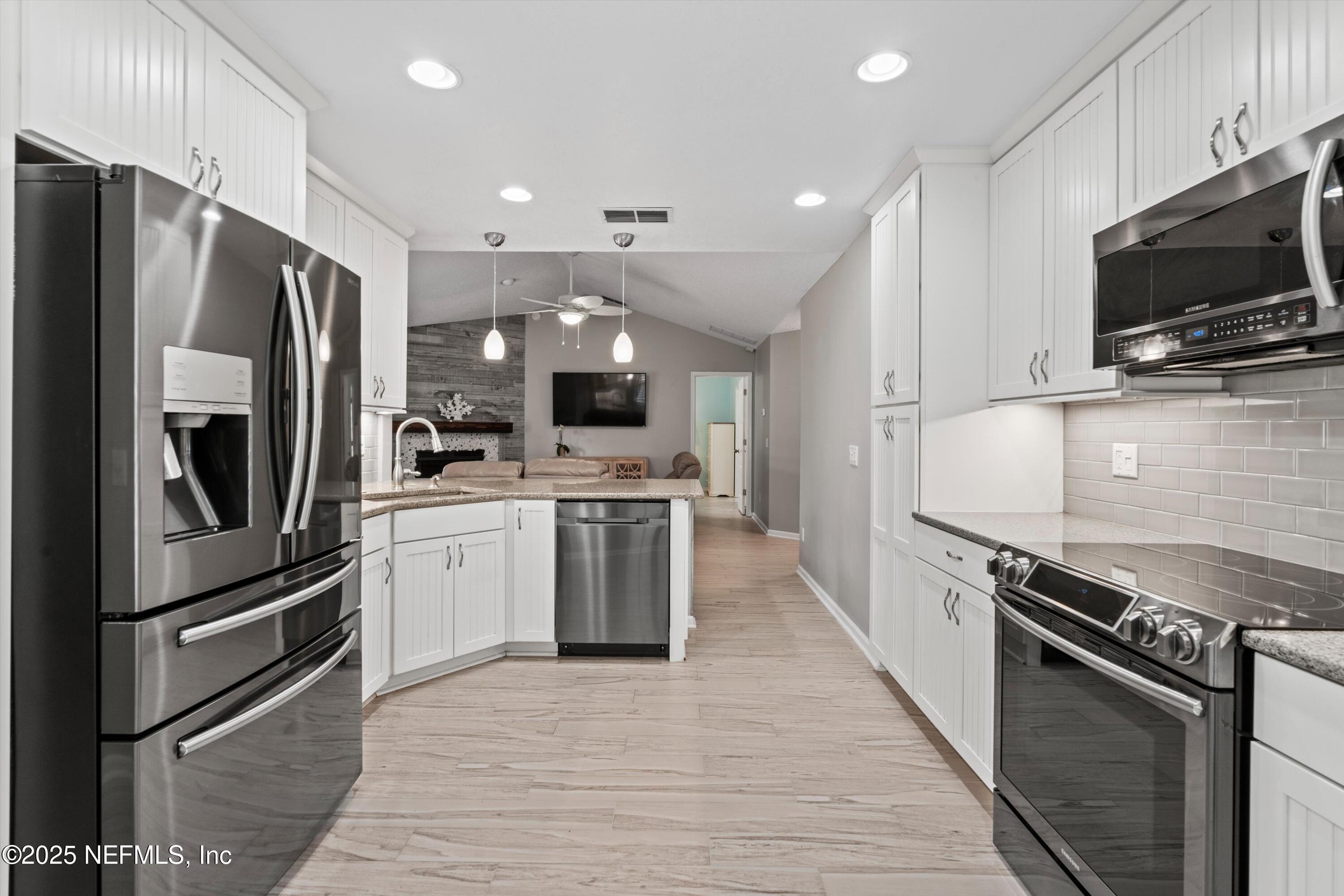 13589 CAPISTRANO Drive S