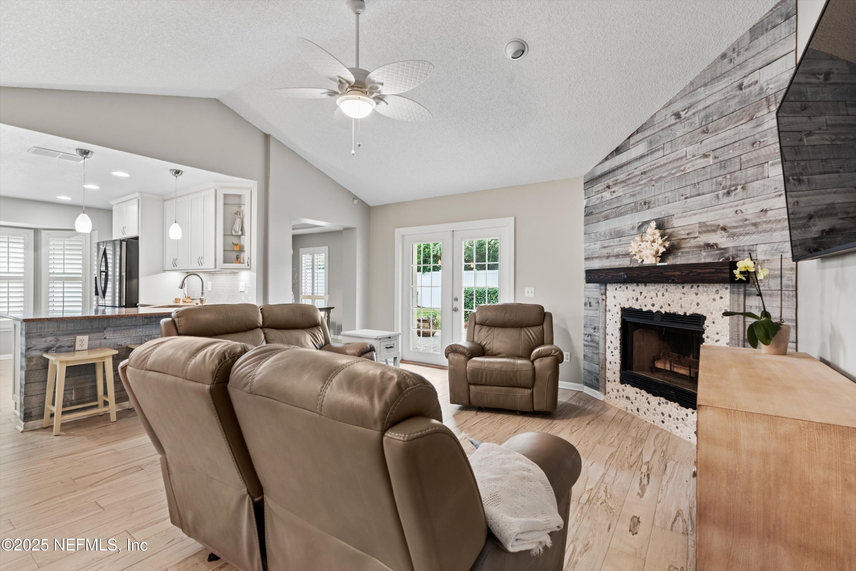 13589 CAPISTRANO Drive S