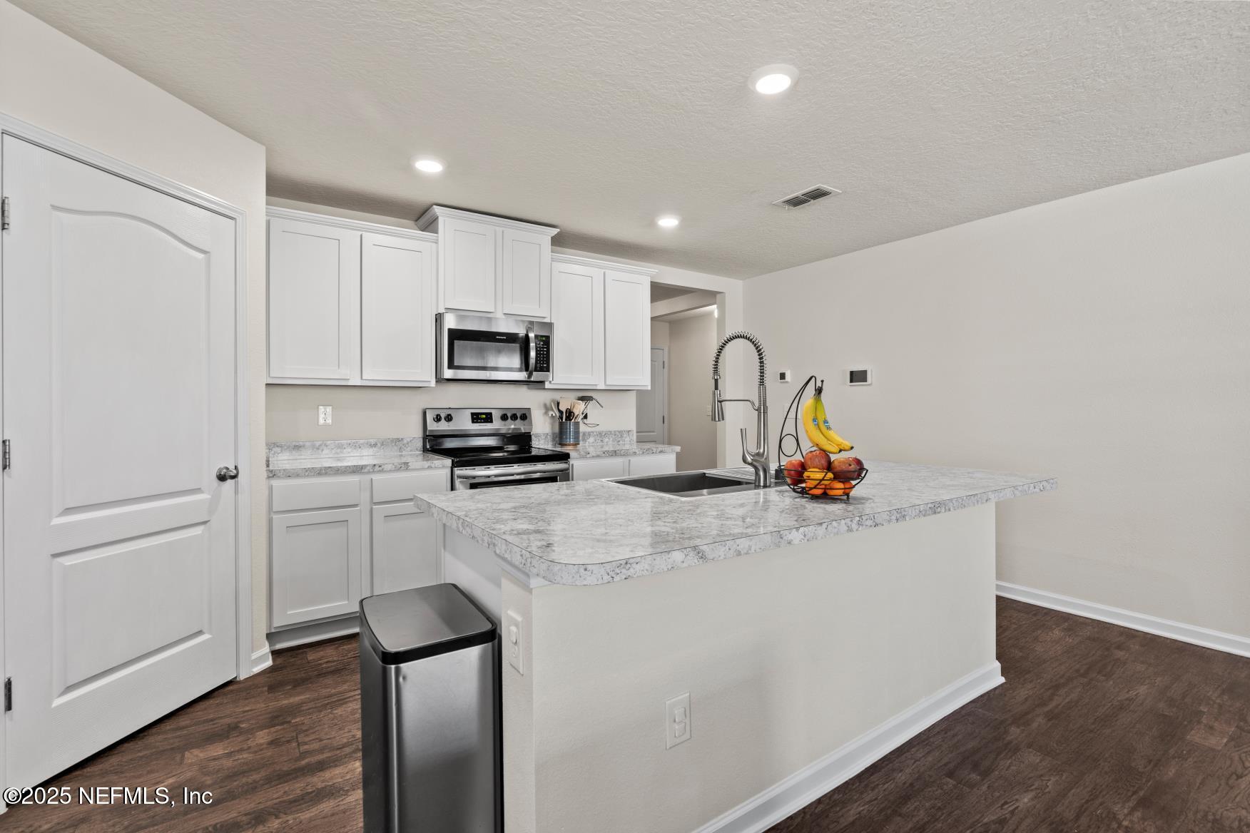 823 CAMERON OAKS Place