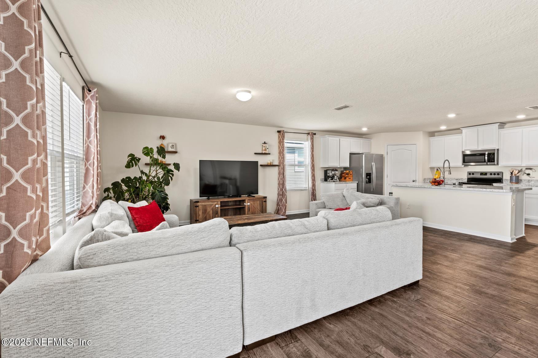 823 CAMERON OAKS Place