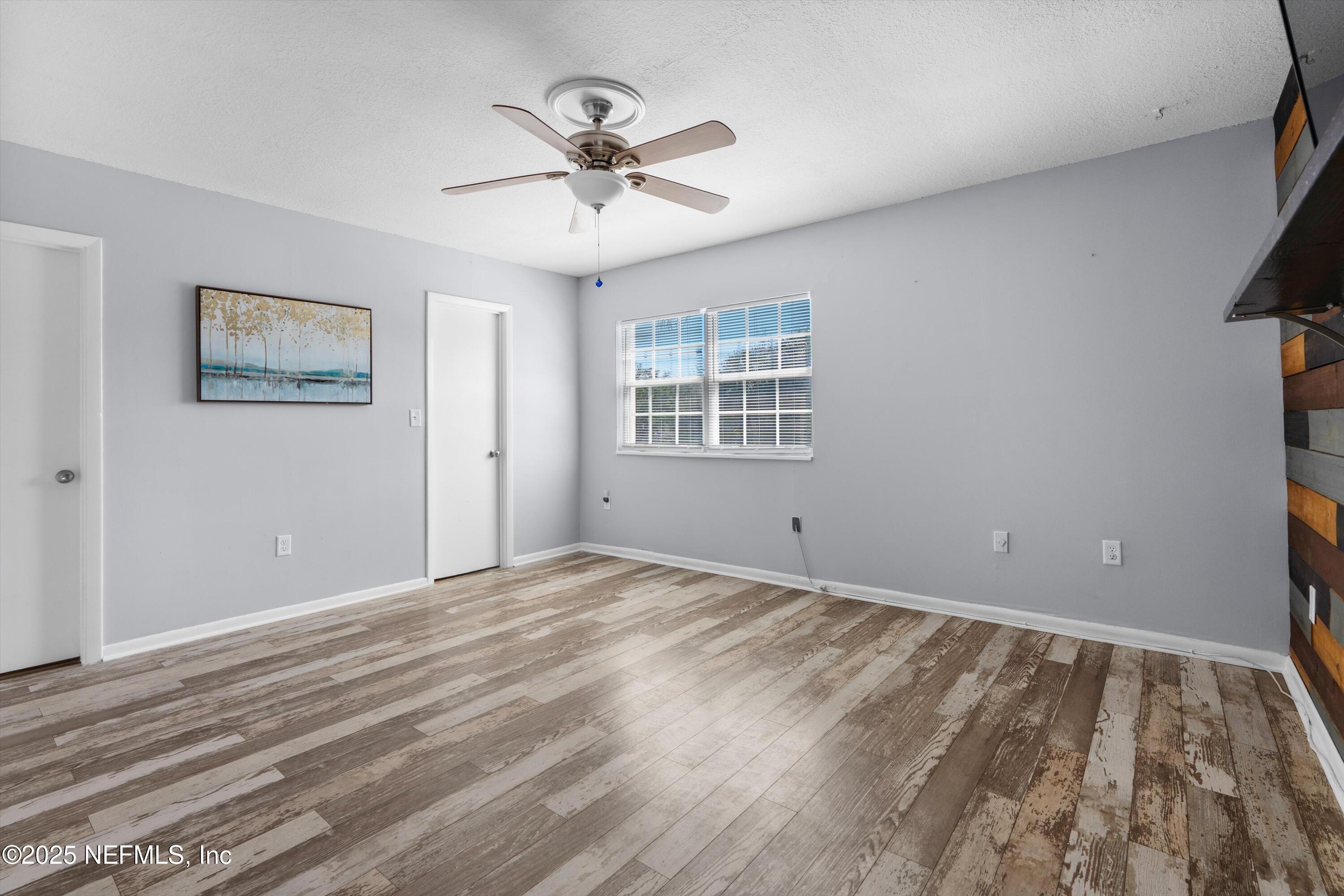 386 RALEIGH Road, 15