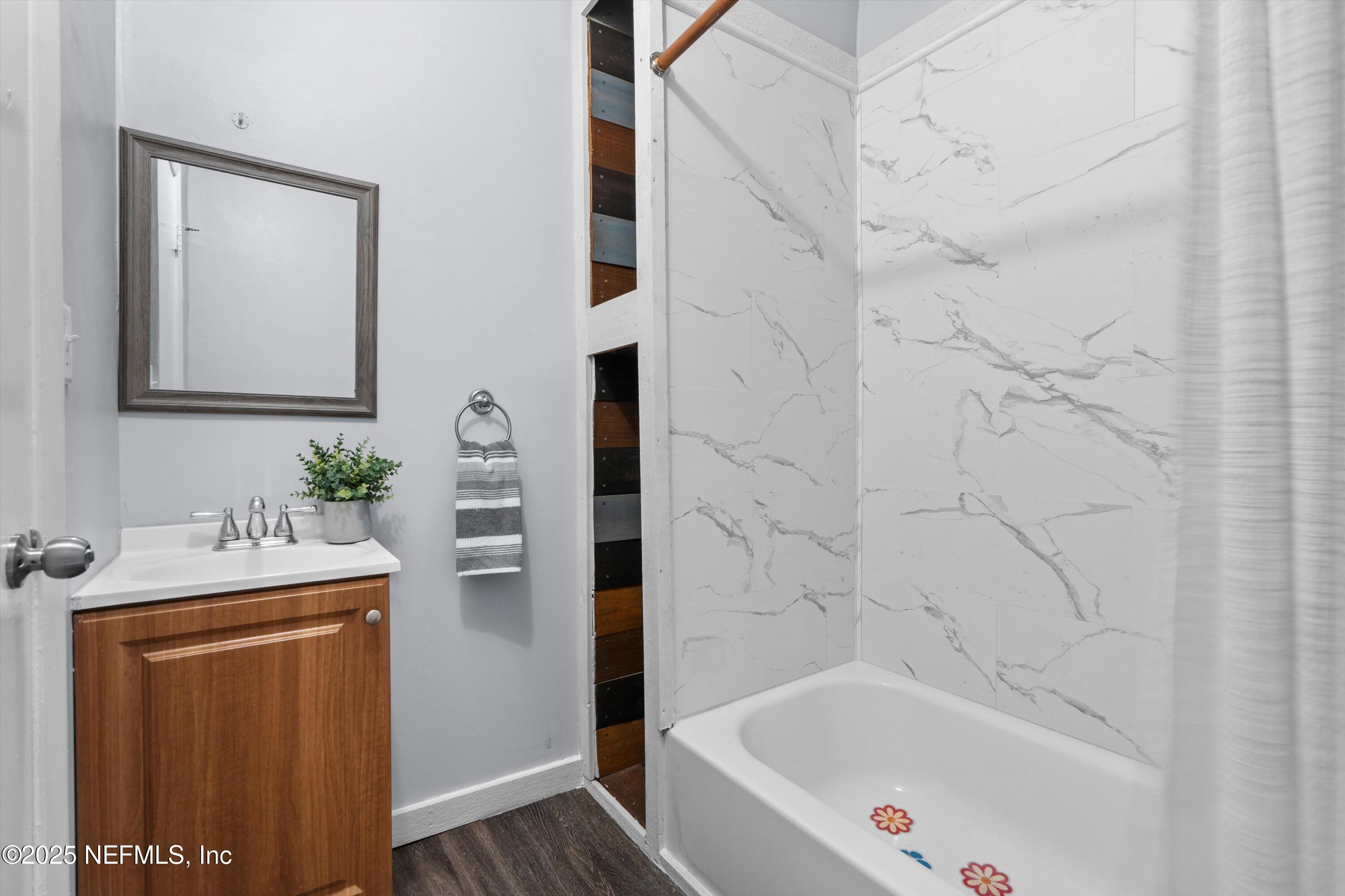 386 RALEIGH Road, 15