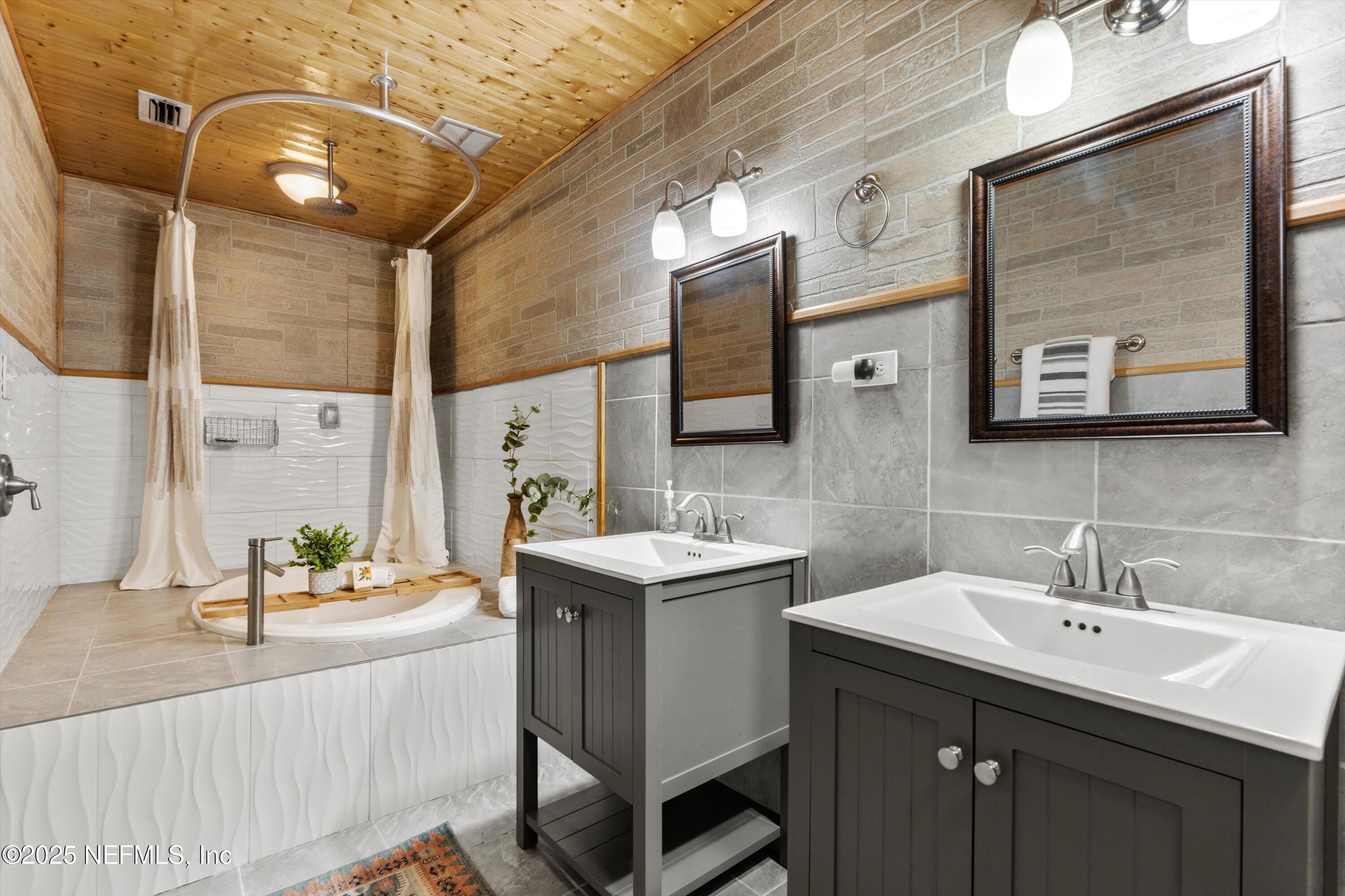 386 RALEIGH Road, 15