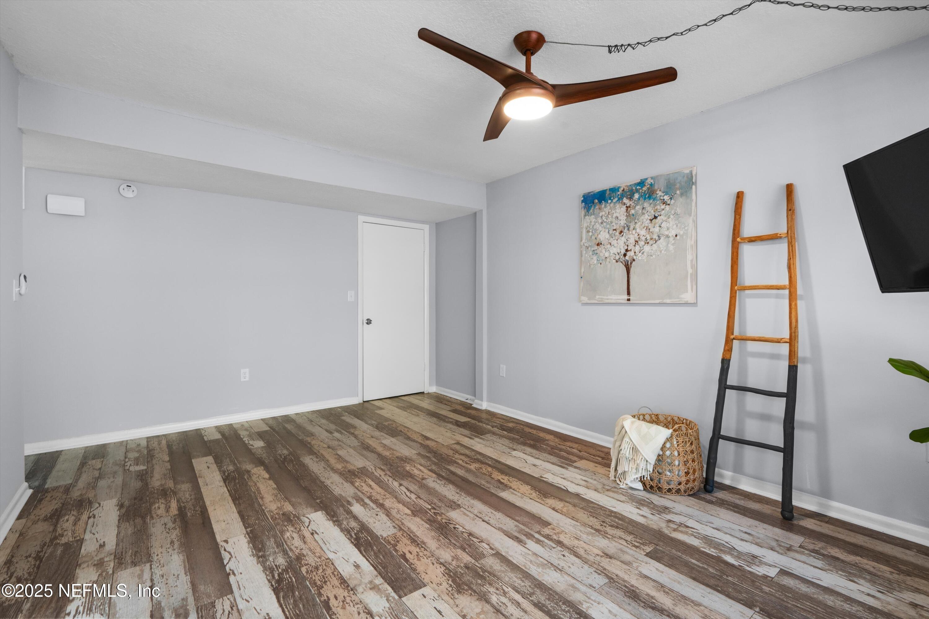 386 RALEIGH Road, 15