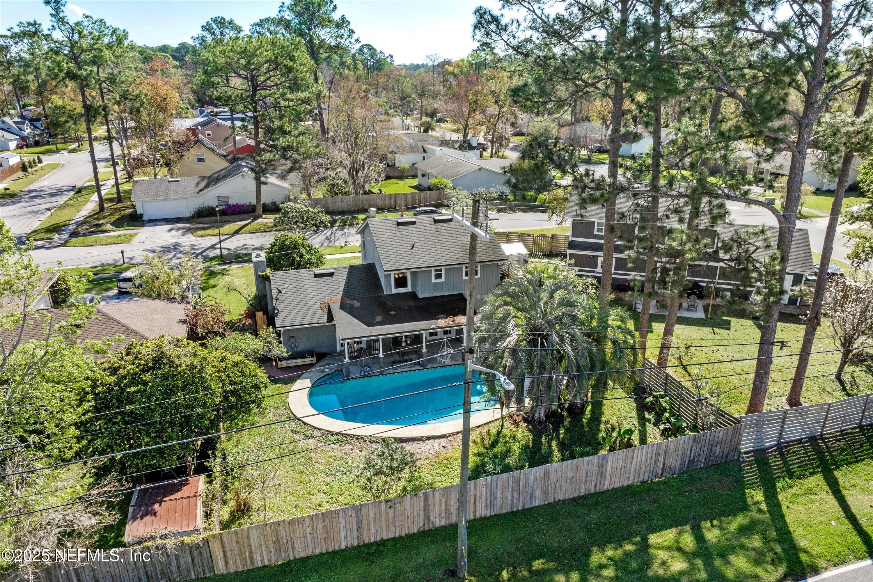 10686 LA MANCHA Avenue