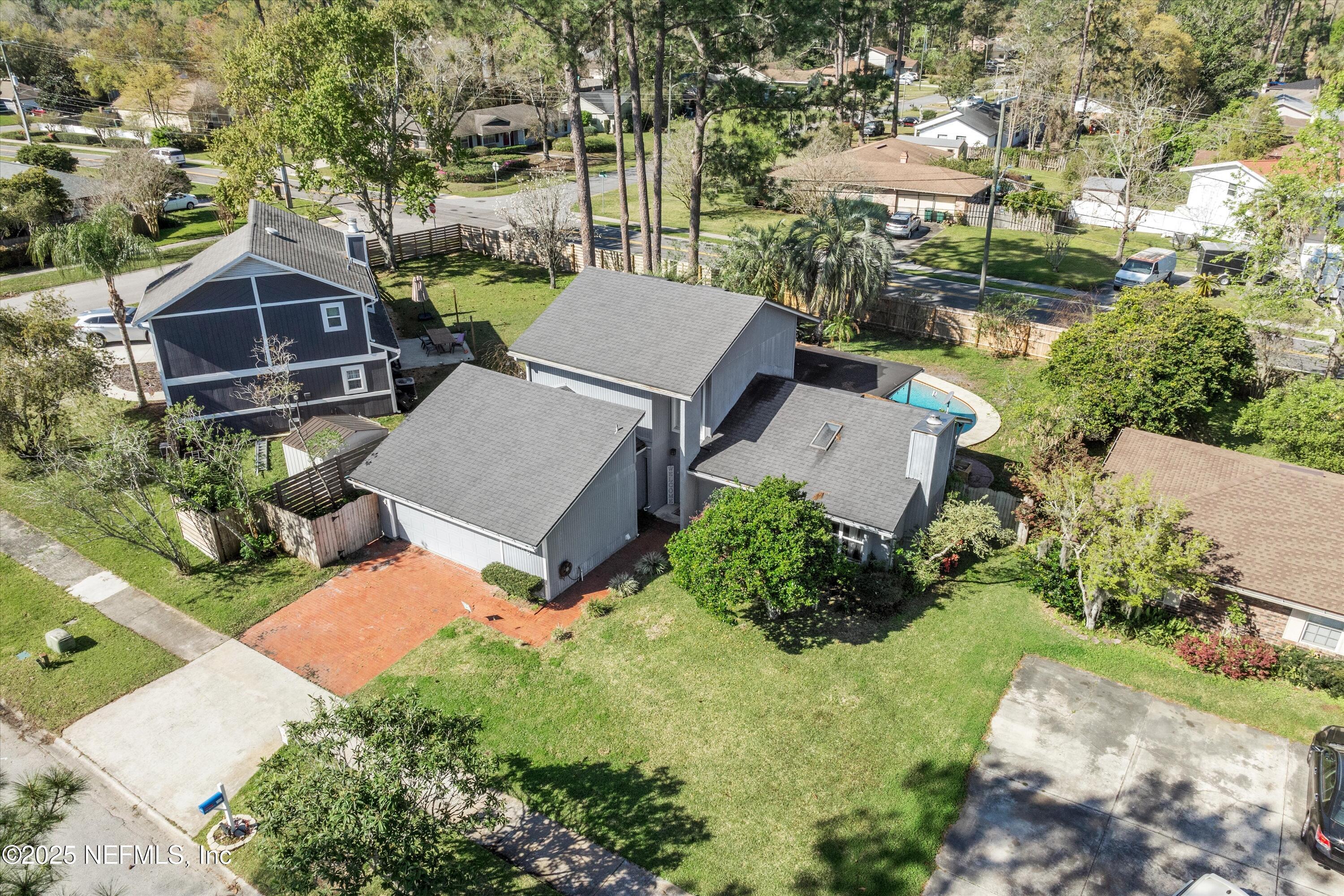 10686 LA MANCHA Avenue