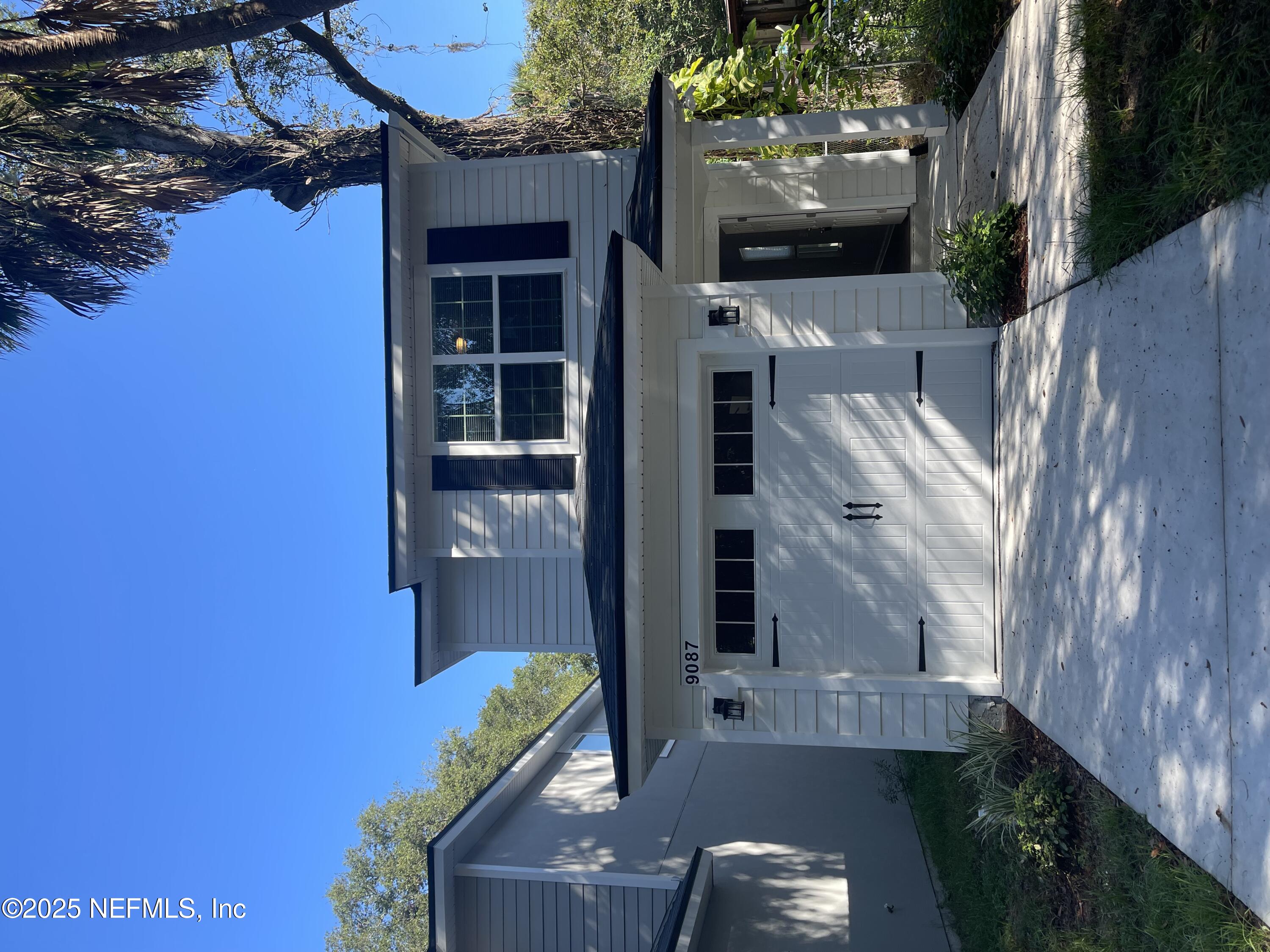 5988 MONCRIEF Road W