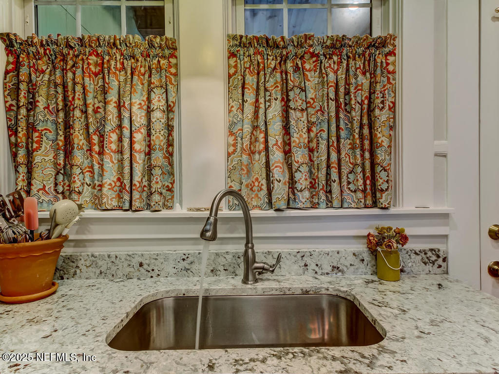 2117 RIVER Boulevard