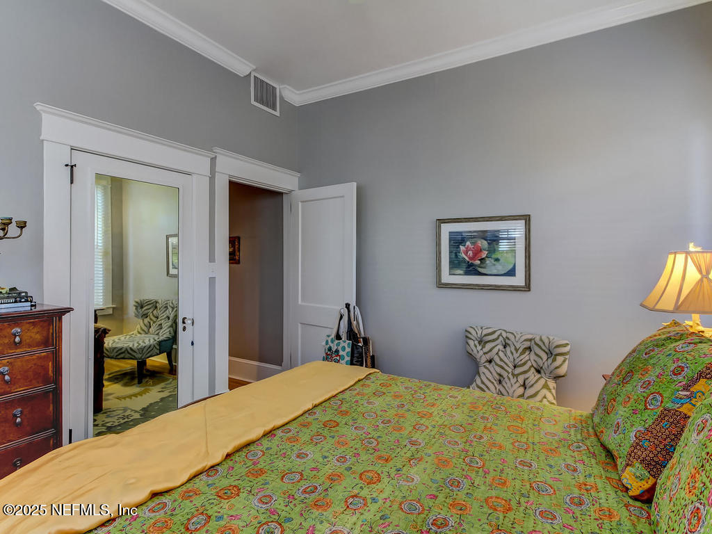 2117 RIVER Boulevard