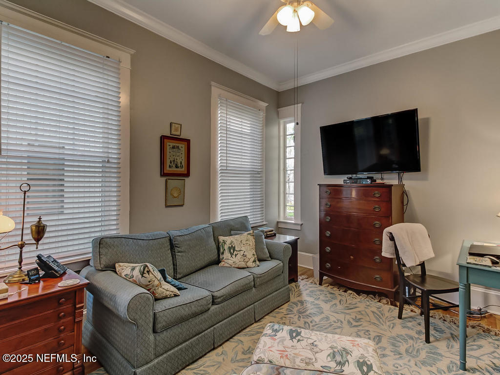 2117 RIVER Boulevard