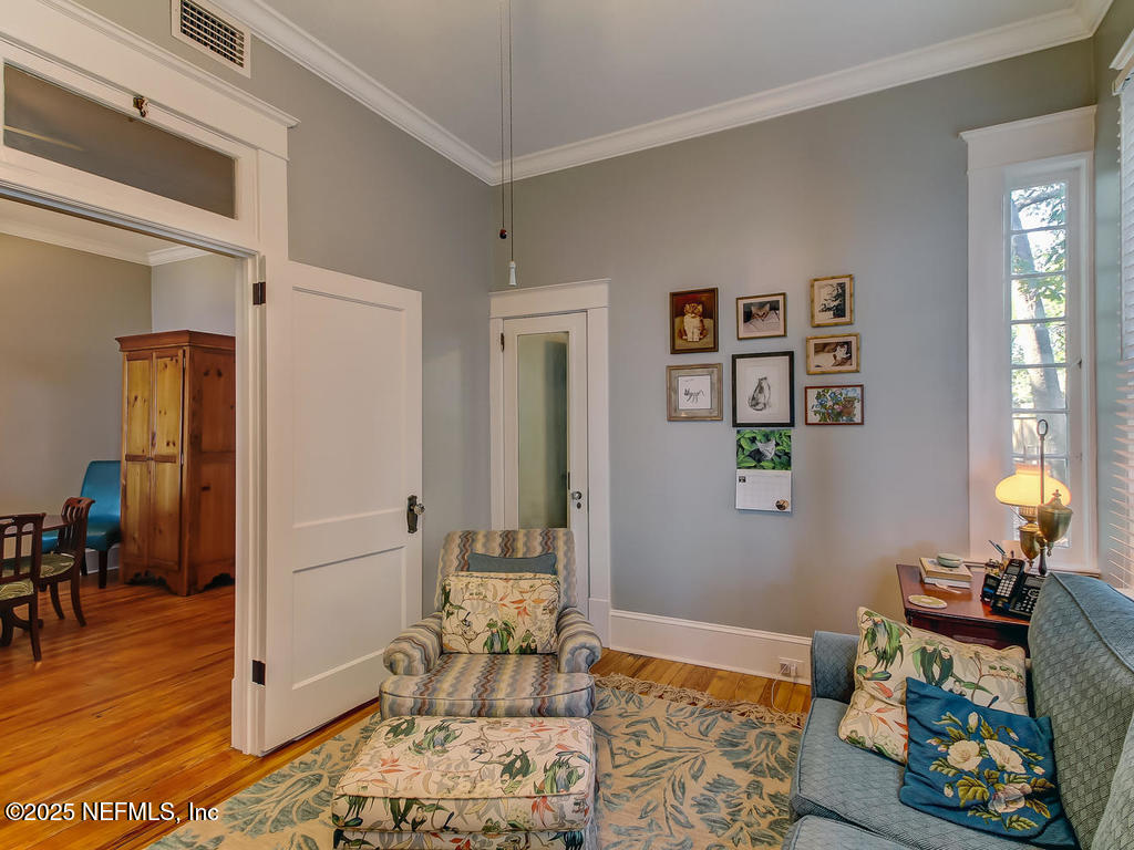 2117 RIVER Boulevard