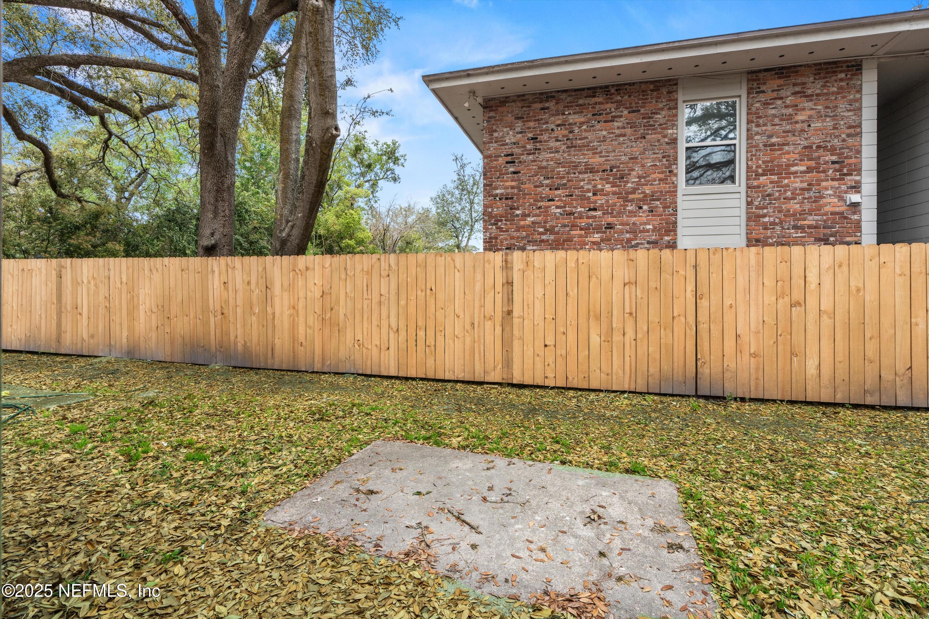 3329 MAYFLOWER Street, 3331