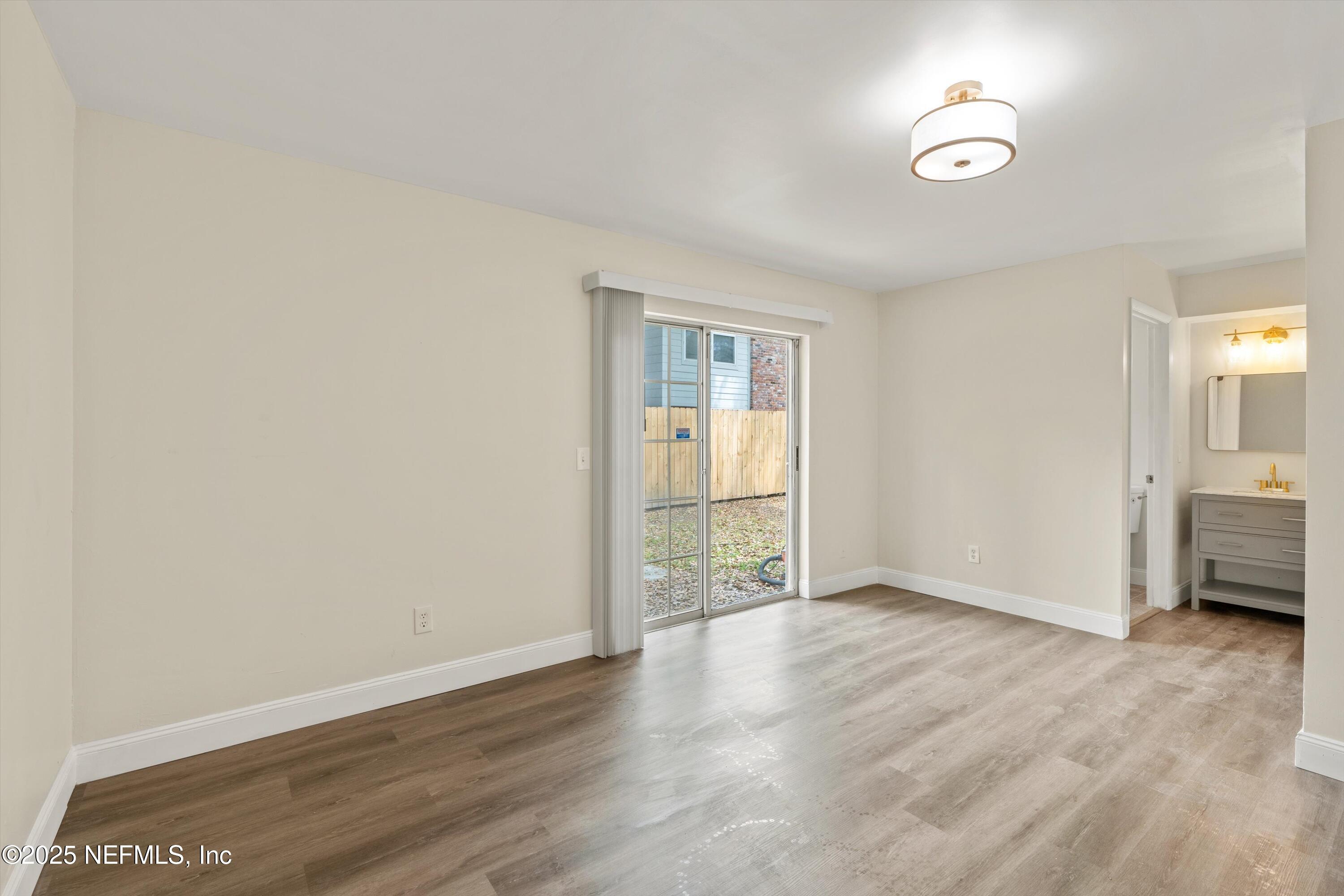 3329 MAYFLOWER Street, 3331