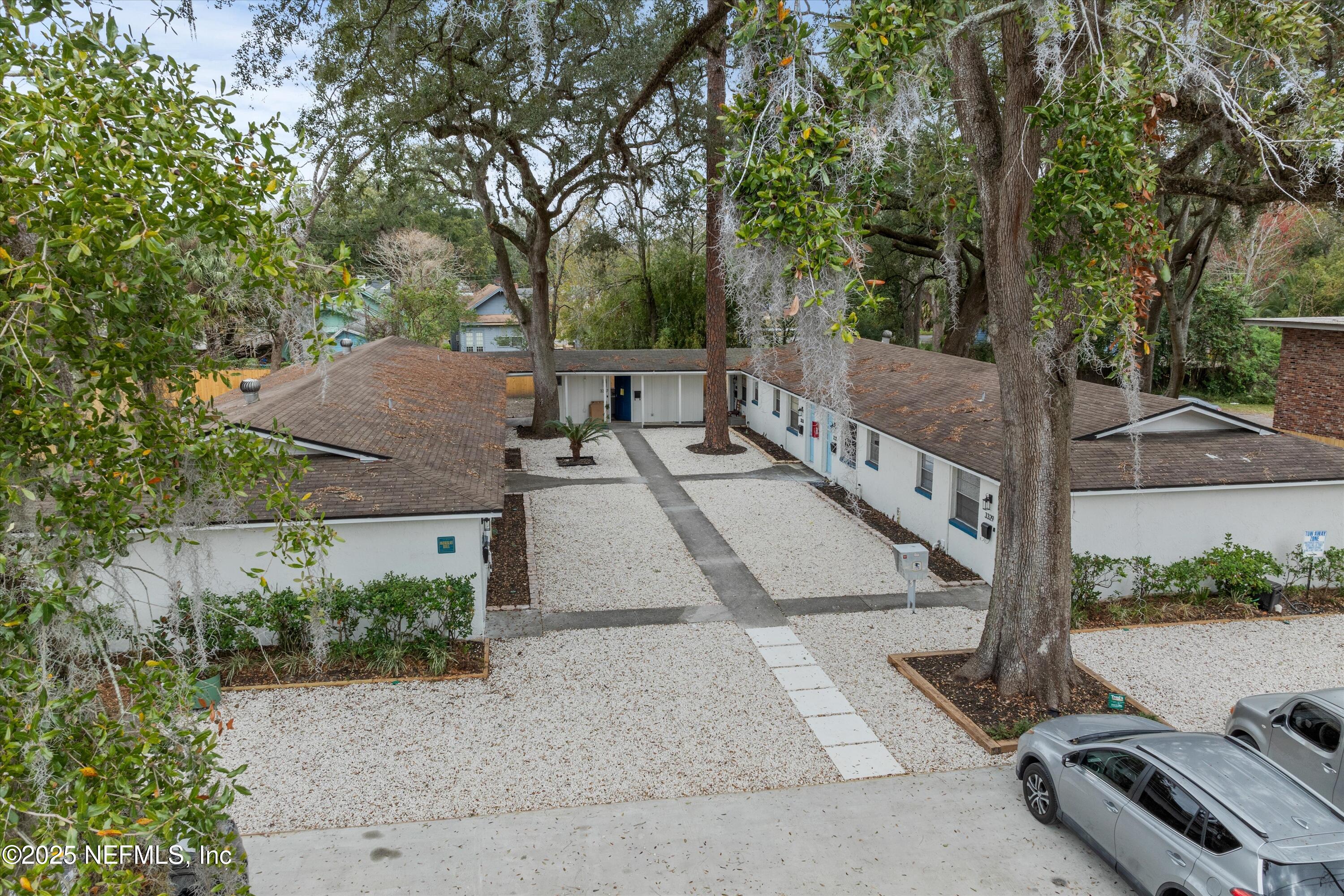 3329 MAYFLOWER Street, 3331