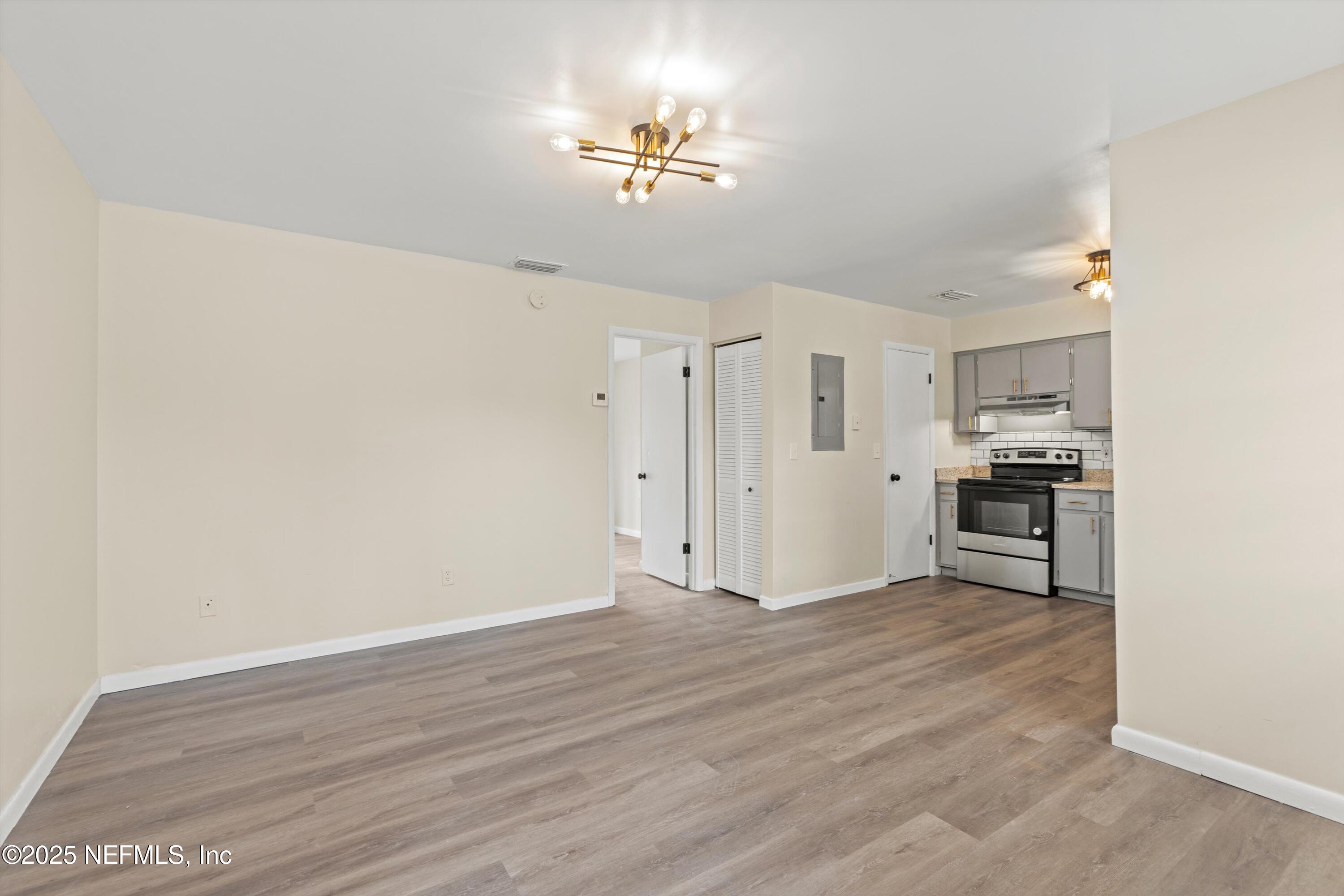 3329 MAYFLOWER Street, 3331