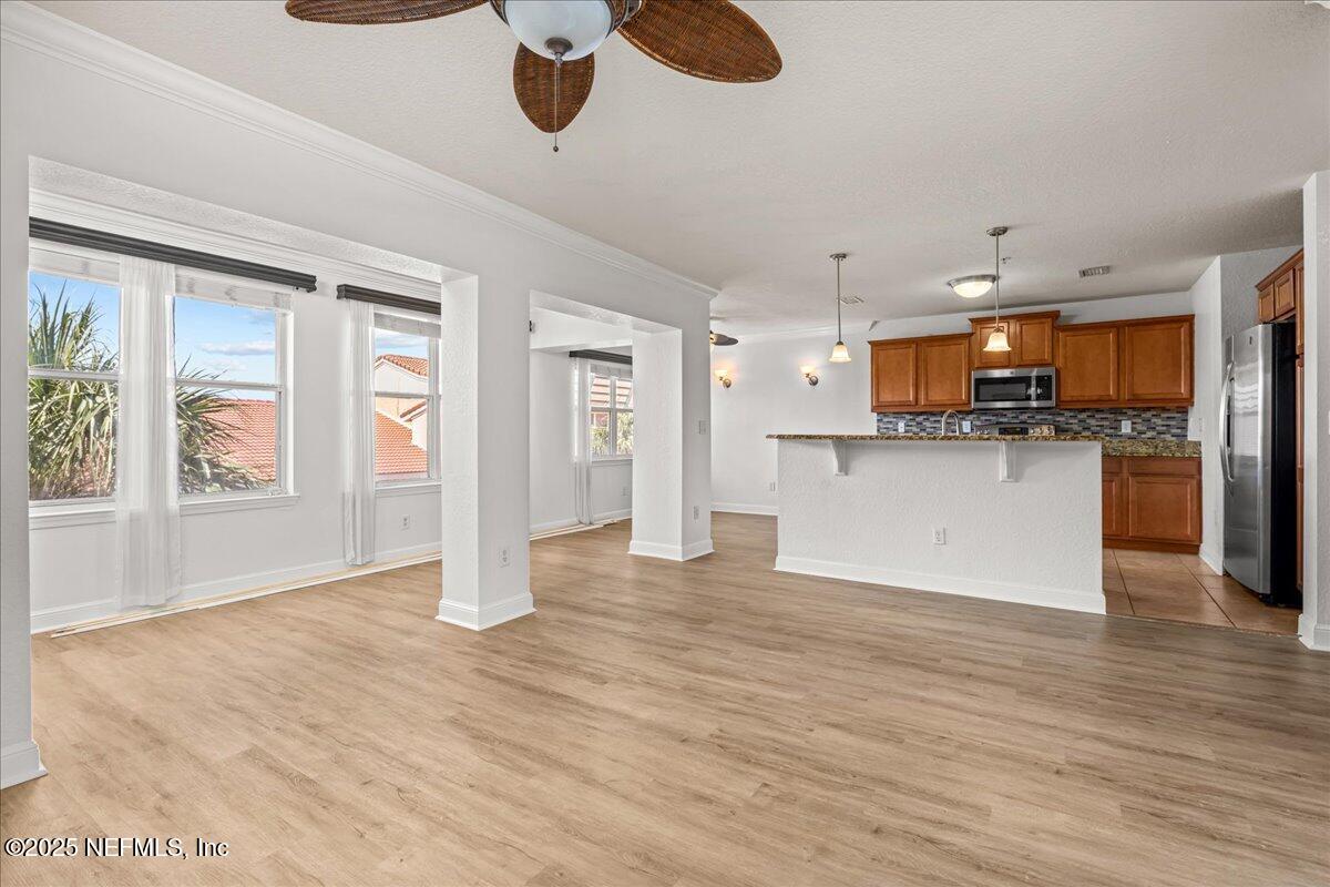 111 25TH Avenue, M31