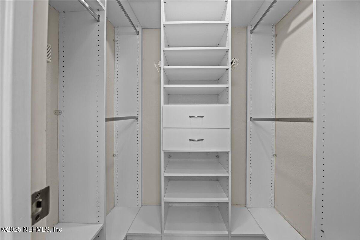 111 25TH Avenue, M31