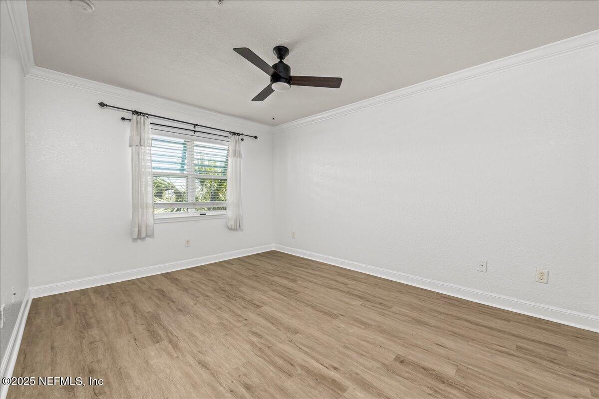 111 25TH Avenue, M31