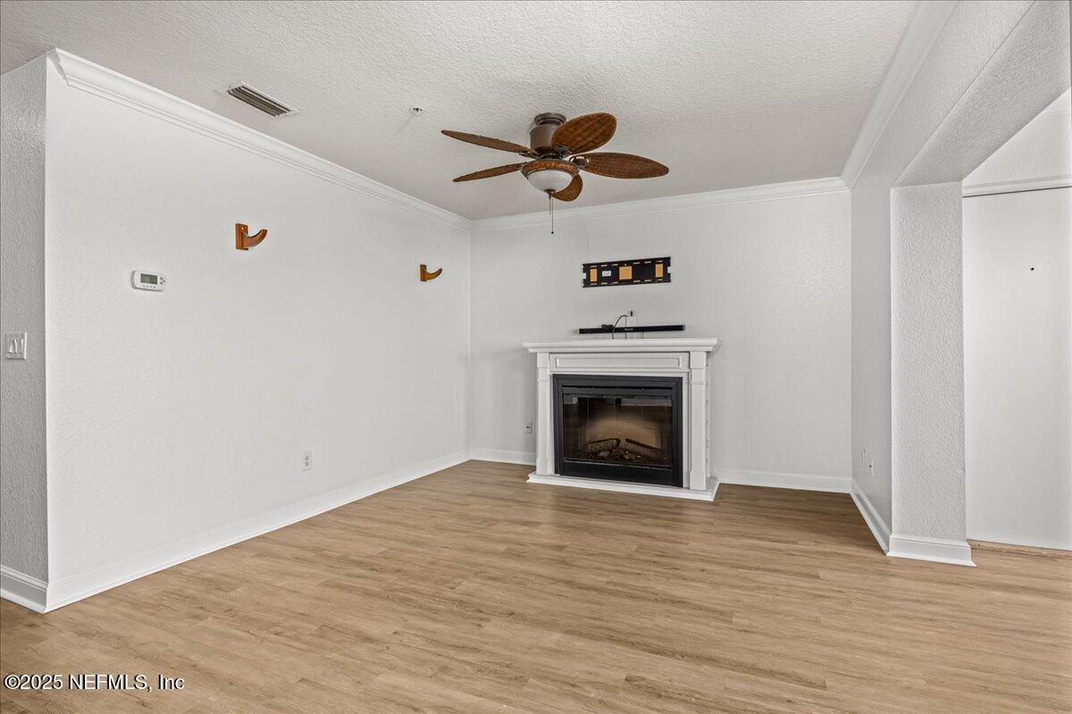 111 25TH Avenue, M31