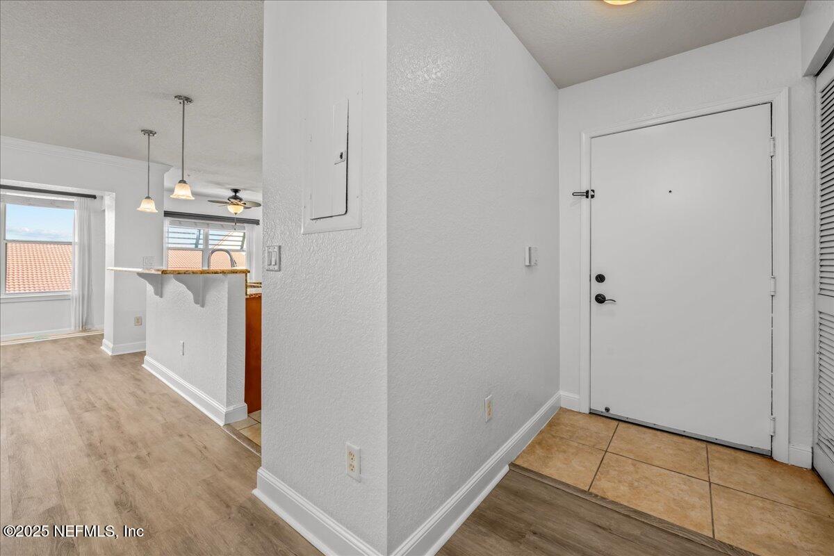 111 25TH Avenue, M31