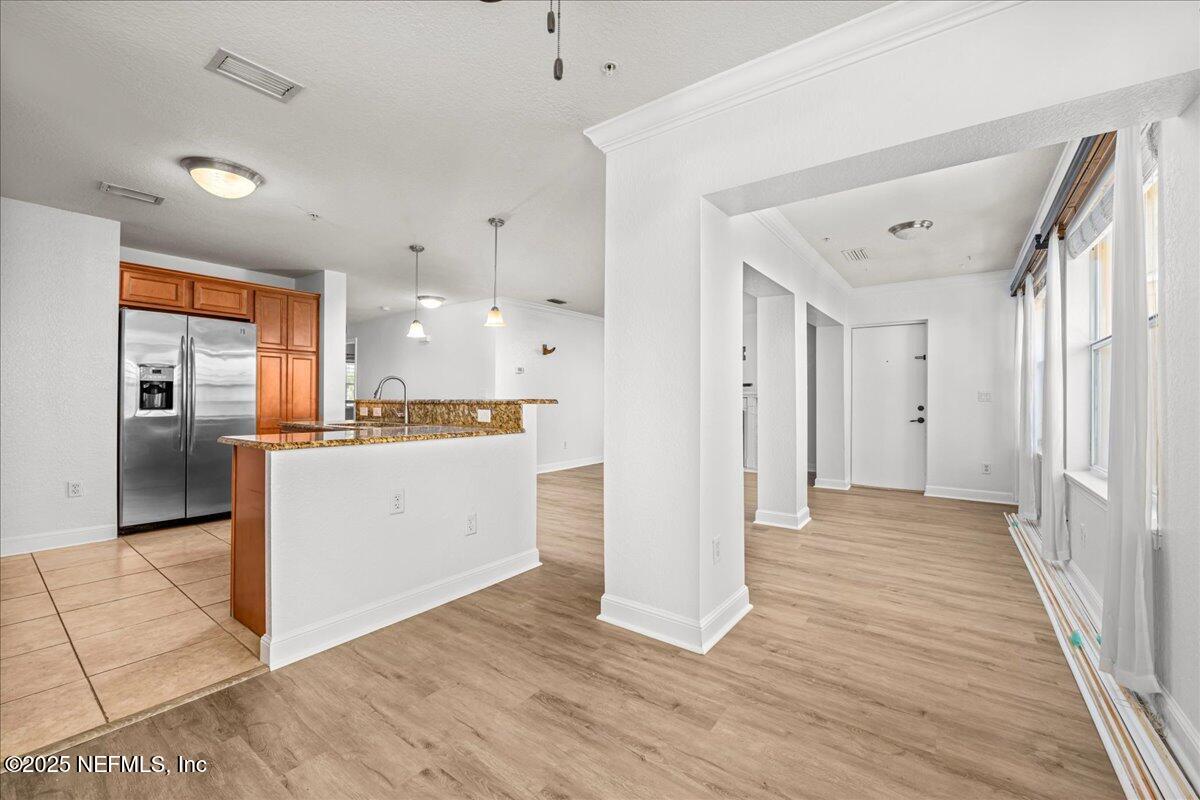 111 25TH Avenue, M31