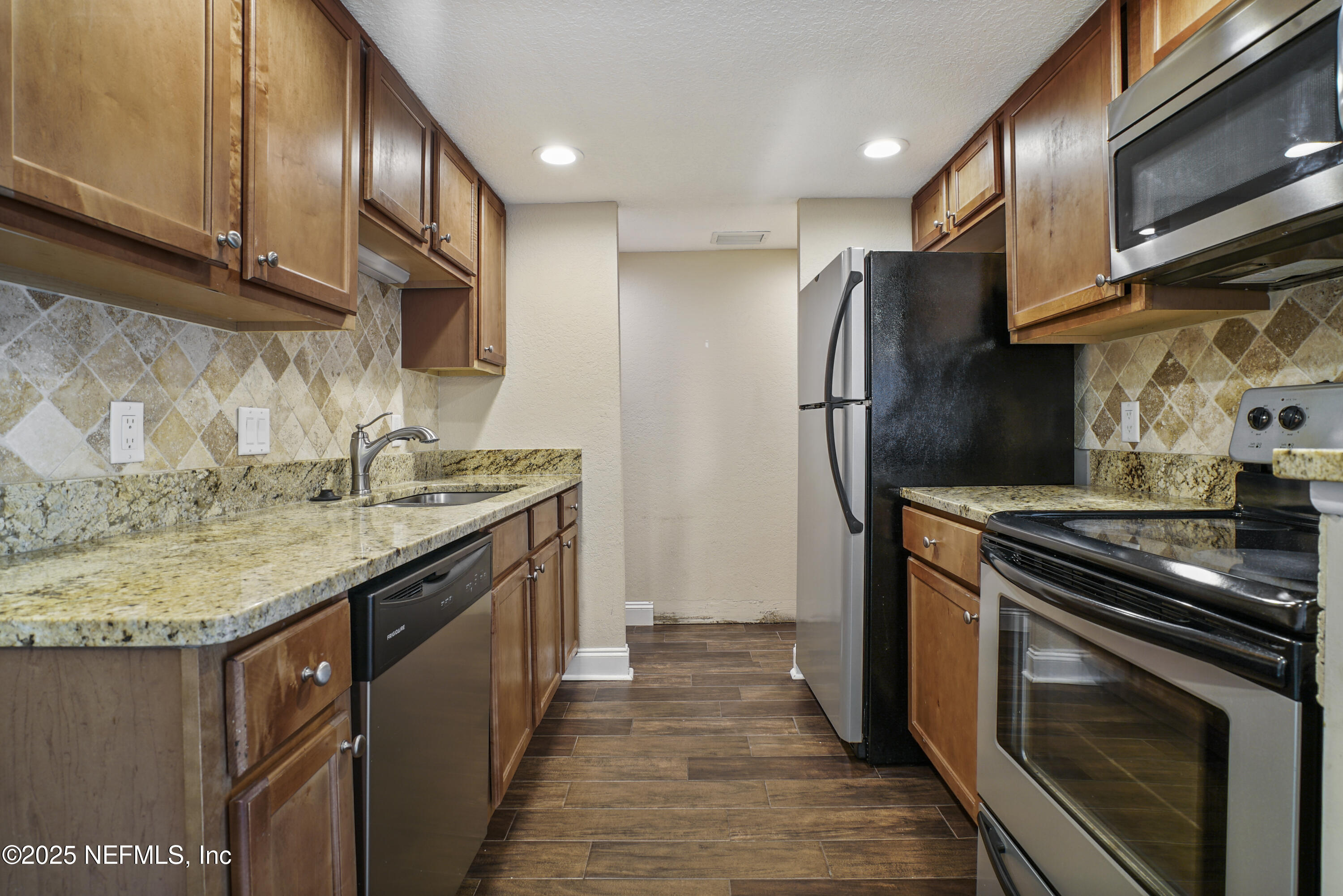 3737 LORETTO Road, 802