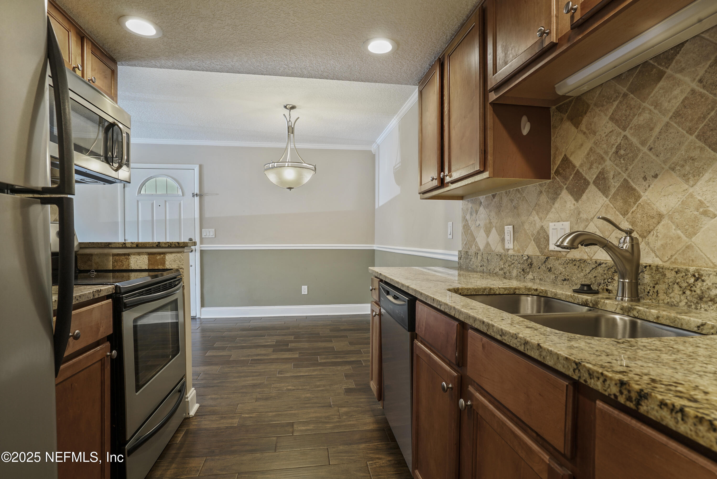 3737 LORETTO Road, 802