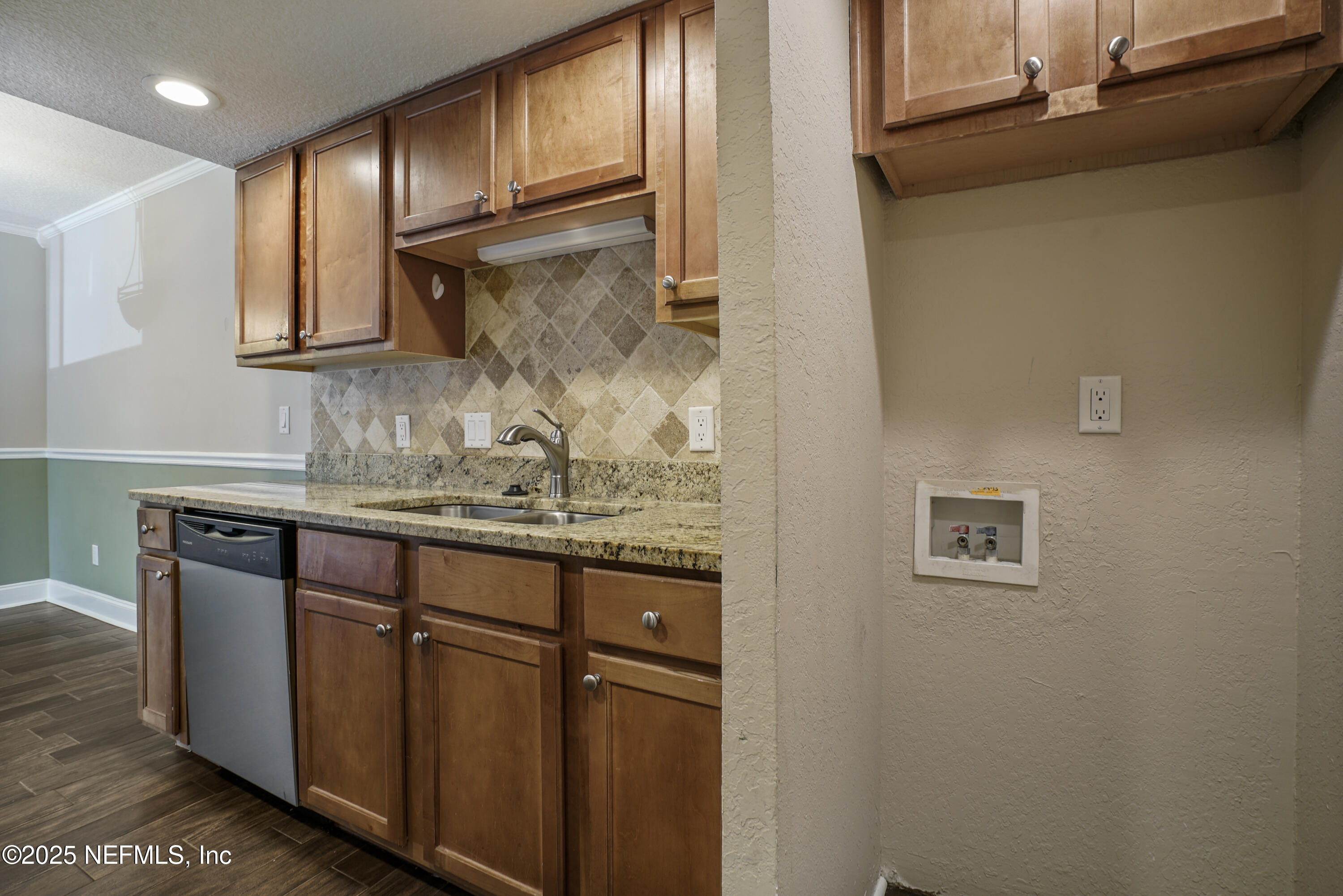 3737 LORETTO Road, 802