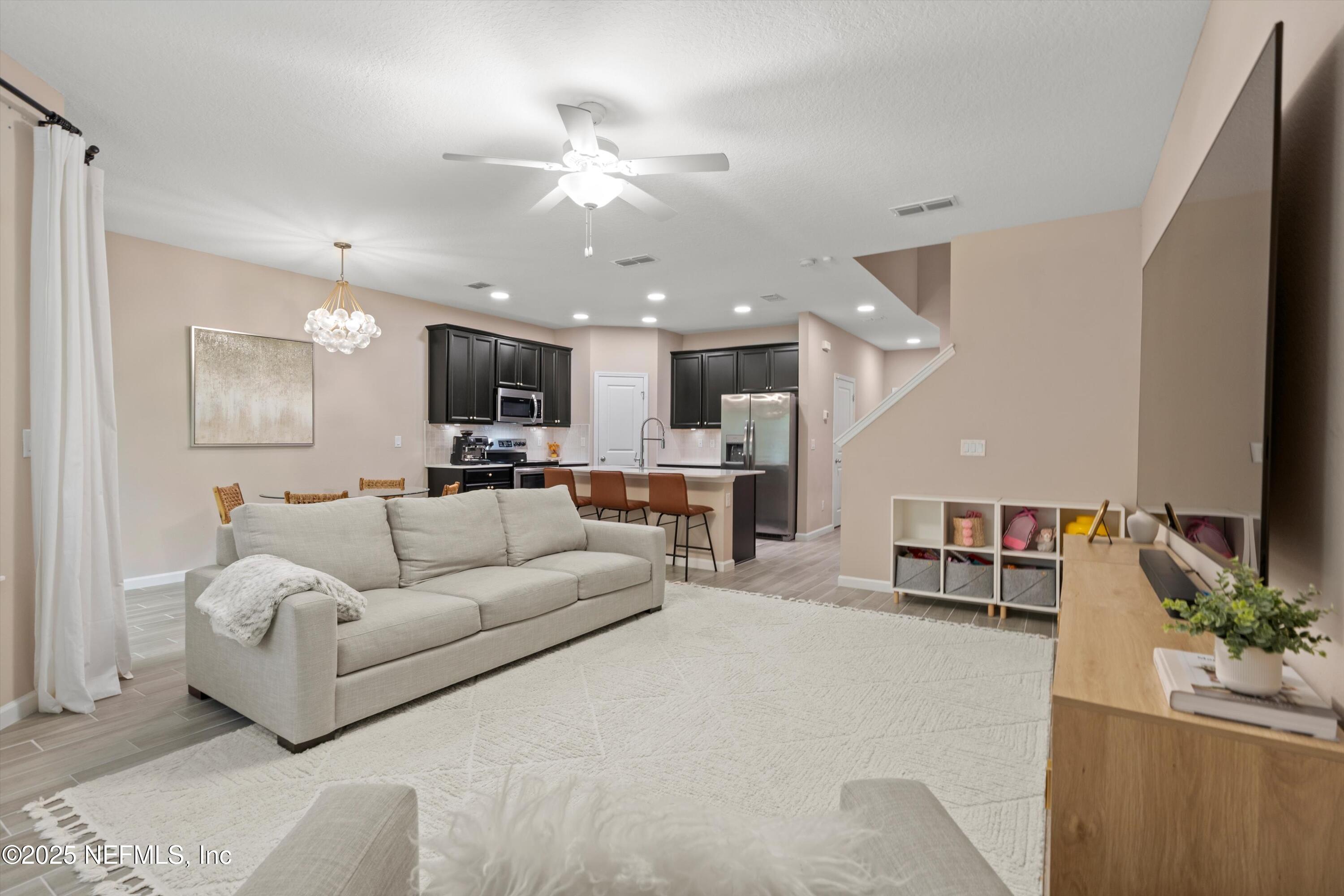 352 BORACAY Circle, St. Johns