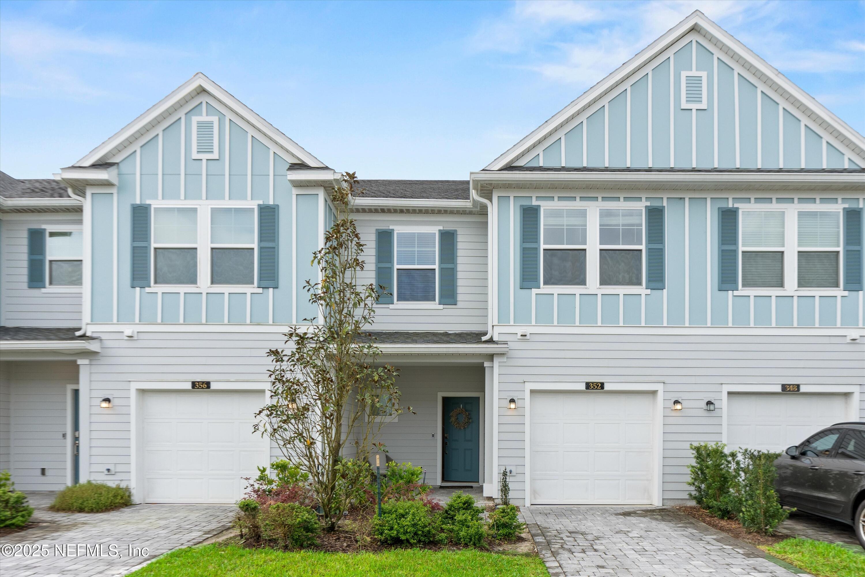 352 BORACAY Circle, St. Johns