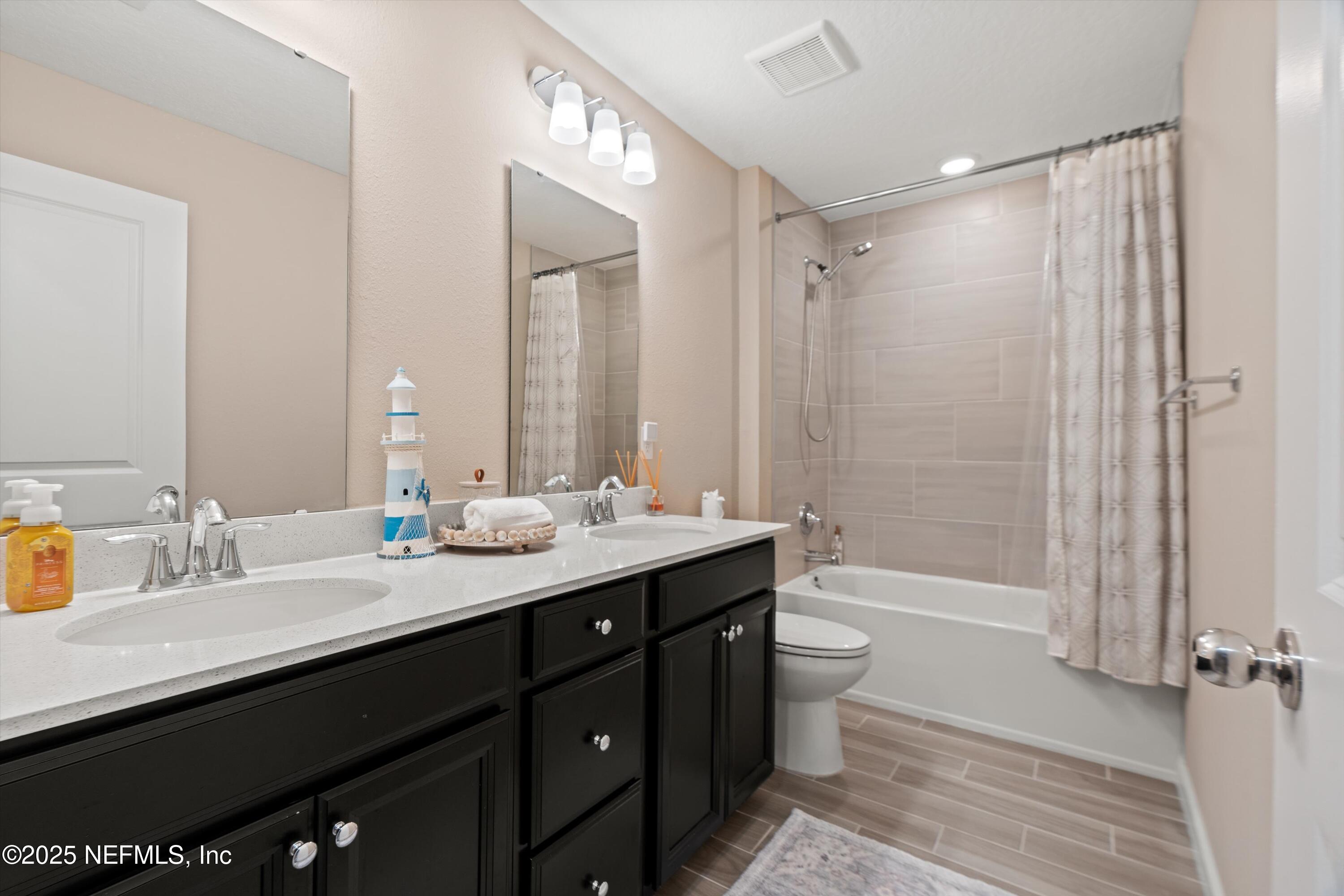 352 BORACAY Circle, St. Johns