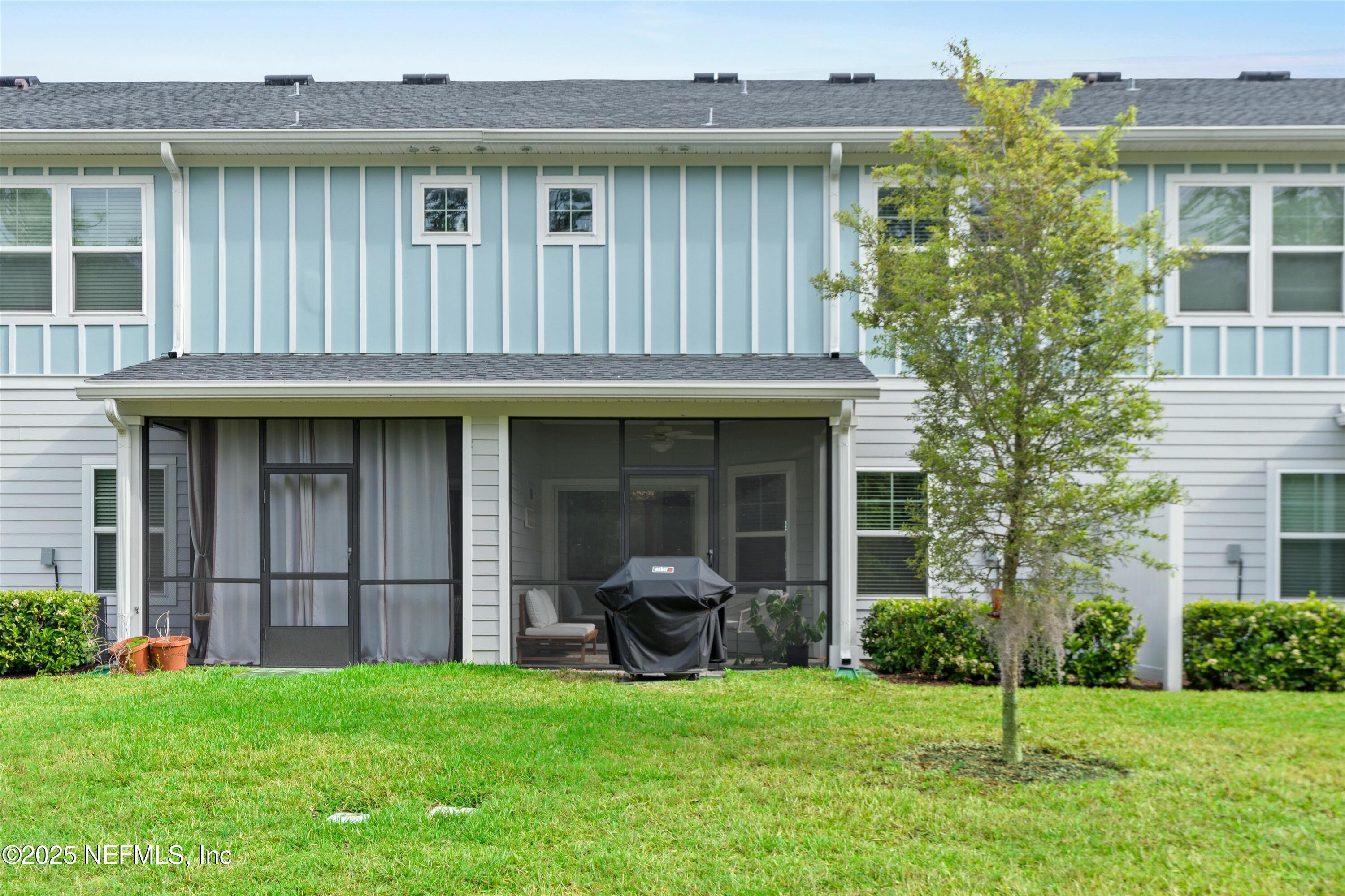 352 BORACAY Circle, St. Johns