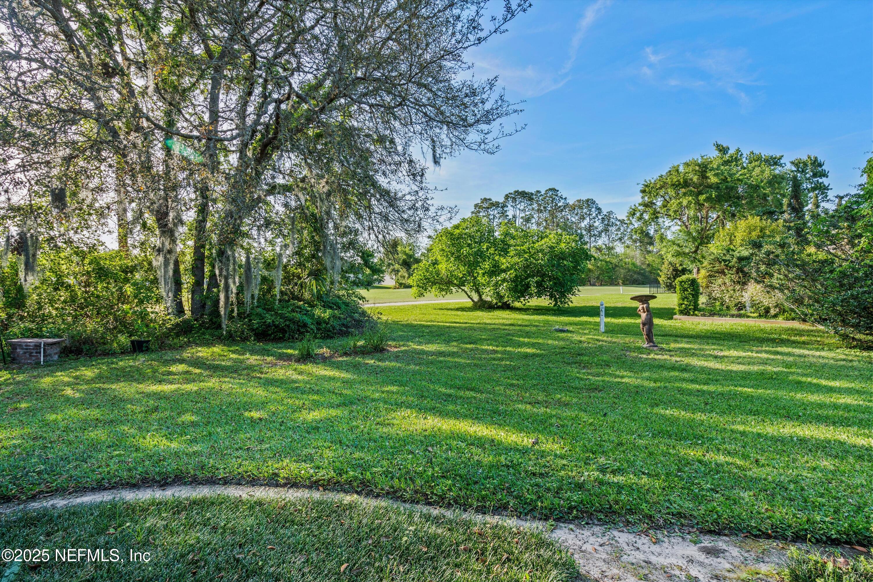 1952 QUAKER RIDGE Drive