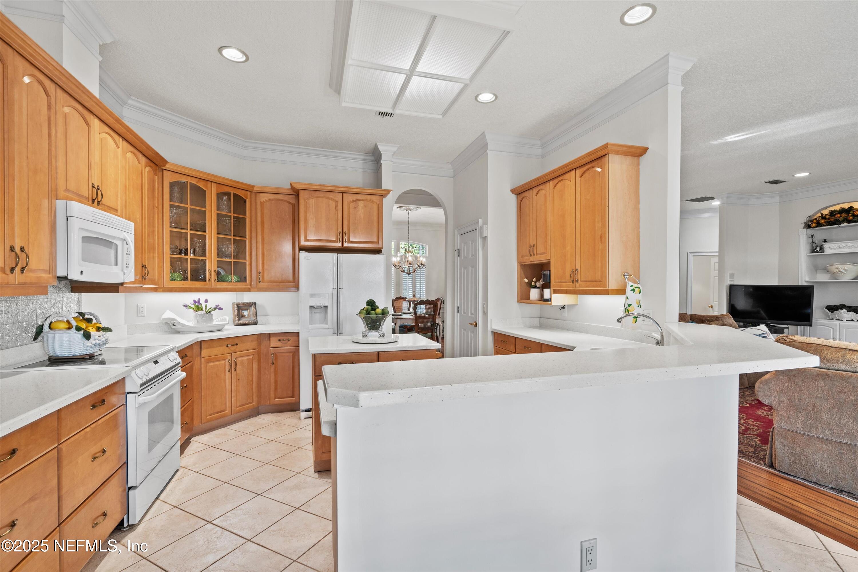 1952 QUAKER RIDGE Drive