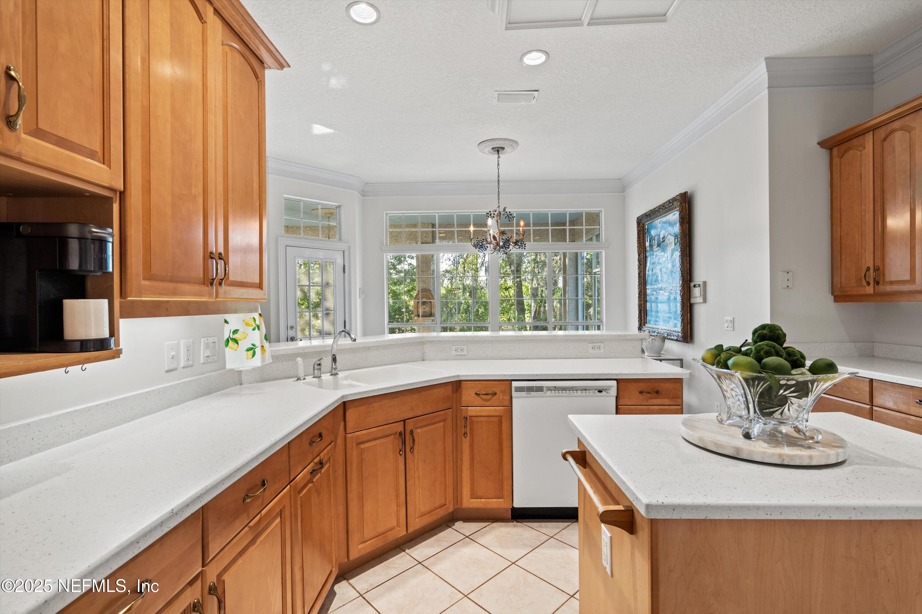 1952 QUAKER RIDGE Drive