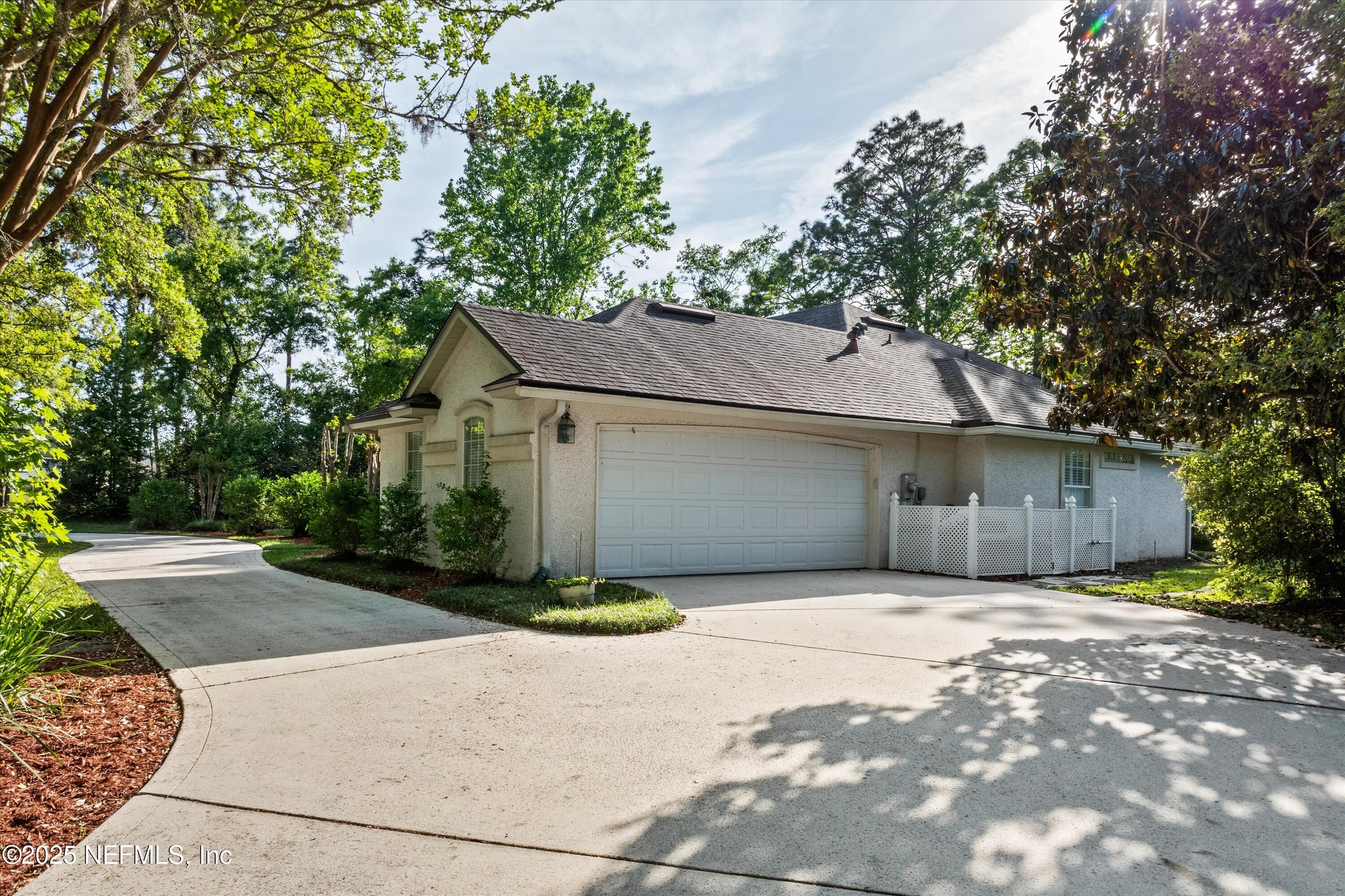 1952 QUAKER RIDGE Drive
