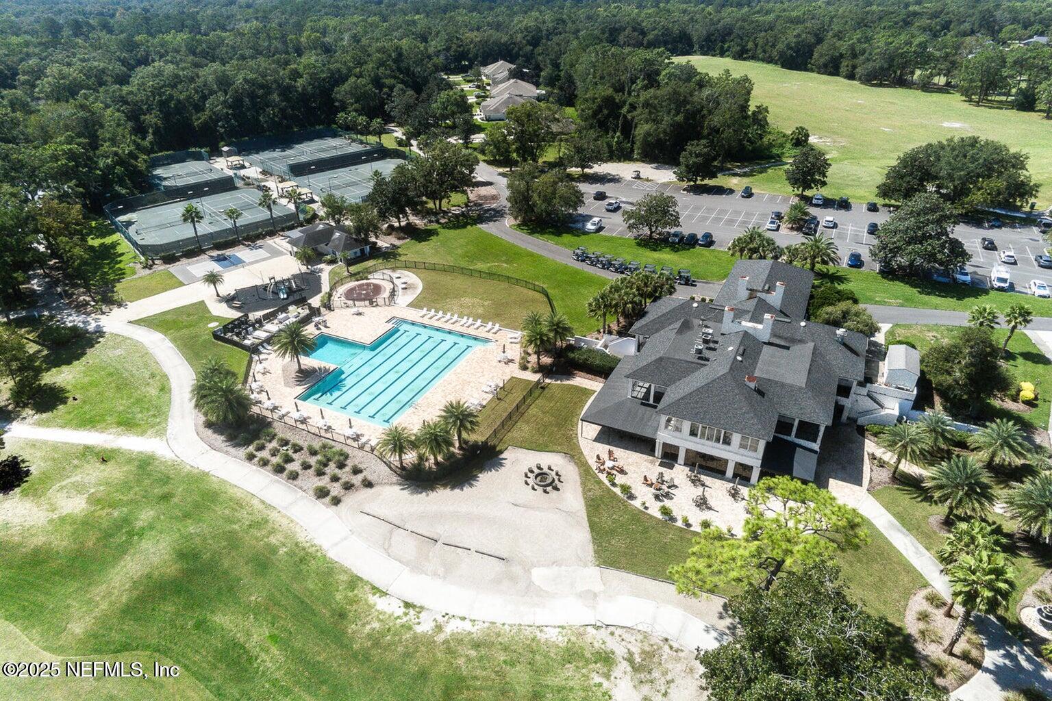 1952 QUAKER RIDGE Drive