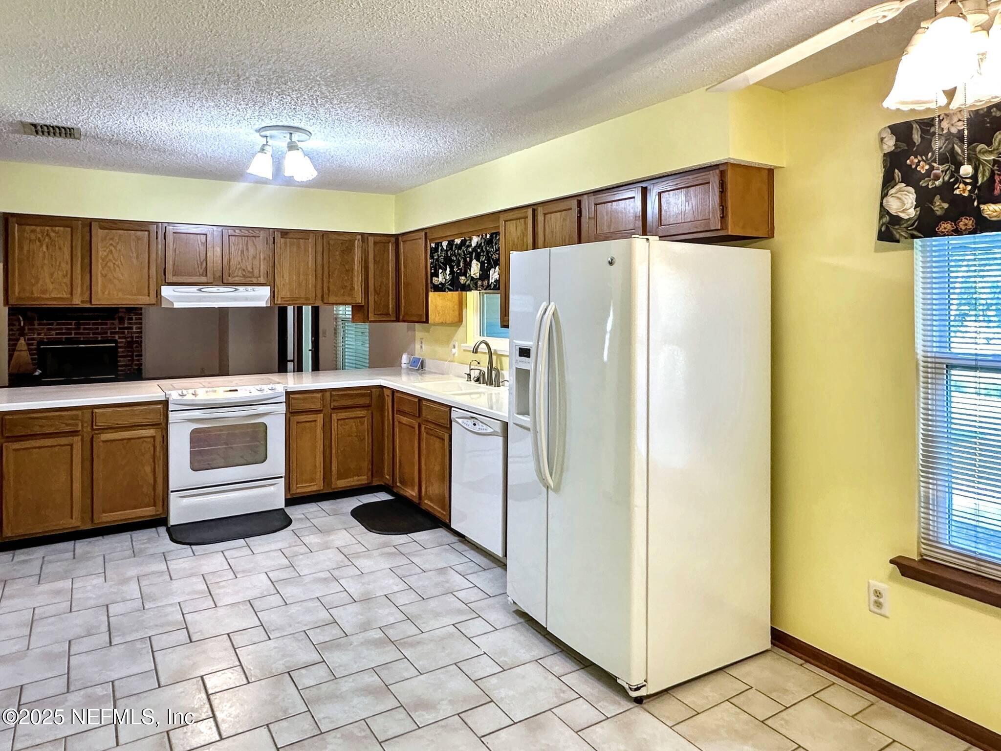 12103 RUSH CREEK Drive N