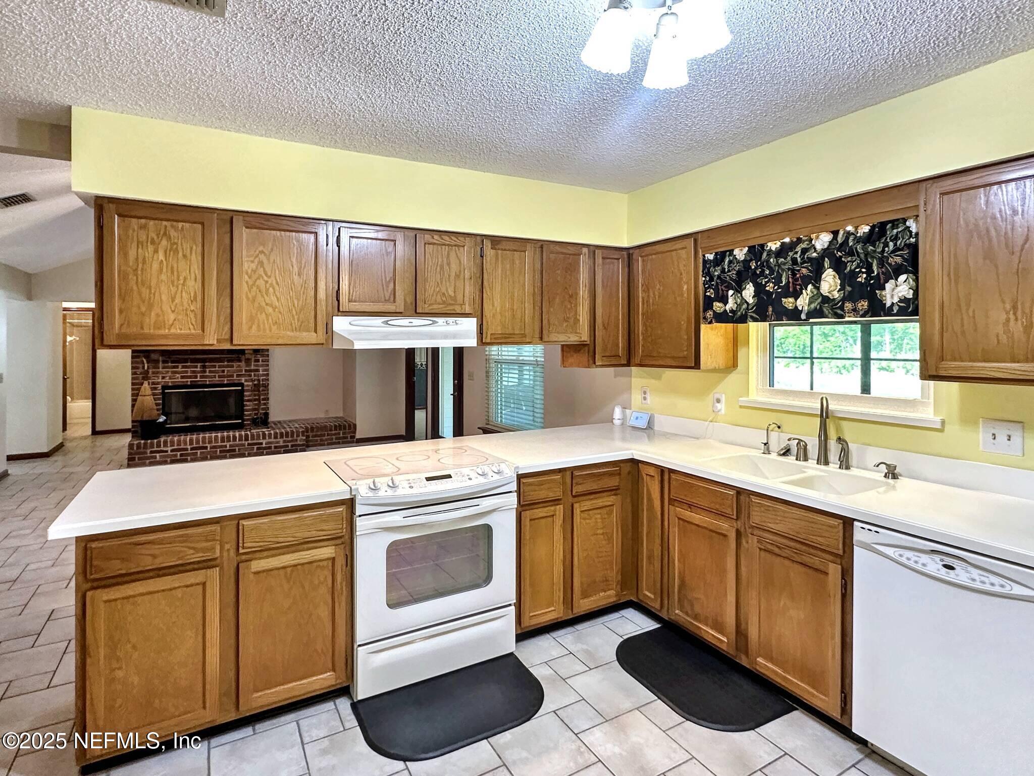 12103 RUSH CREEK Drive N