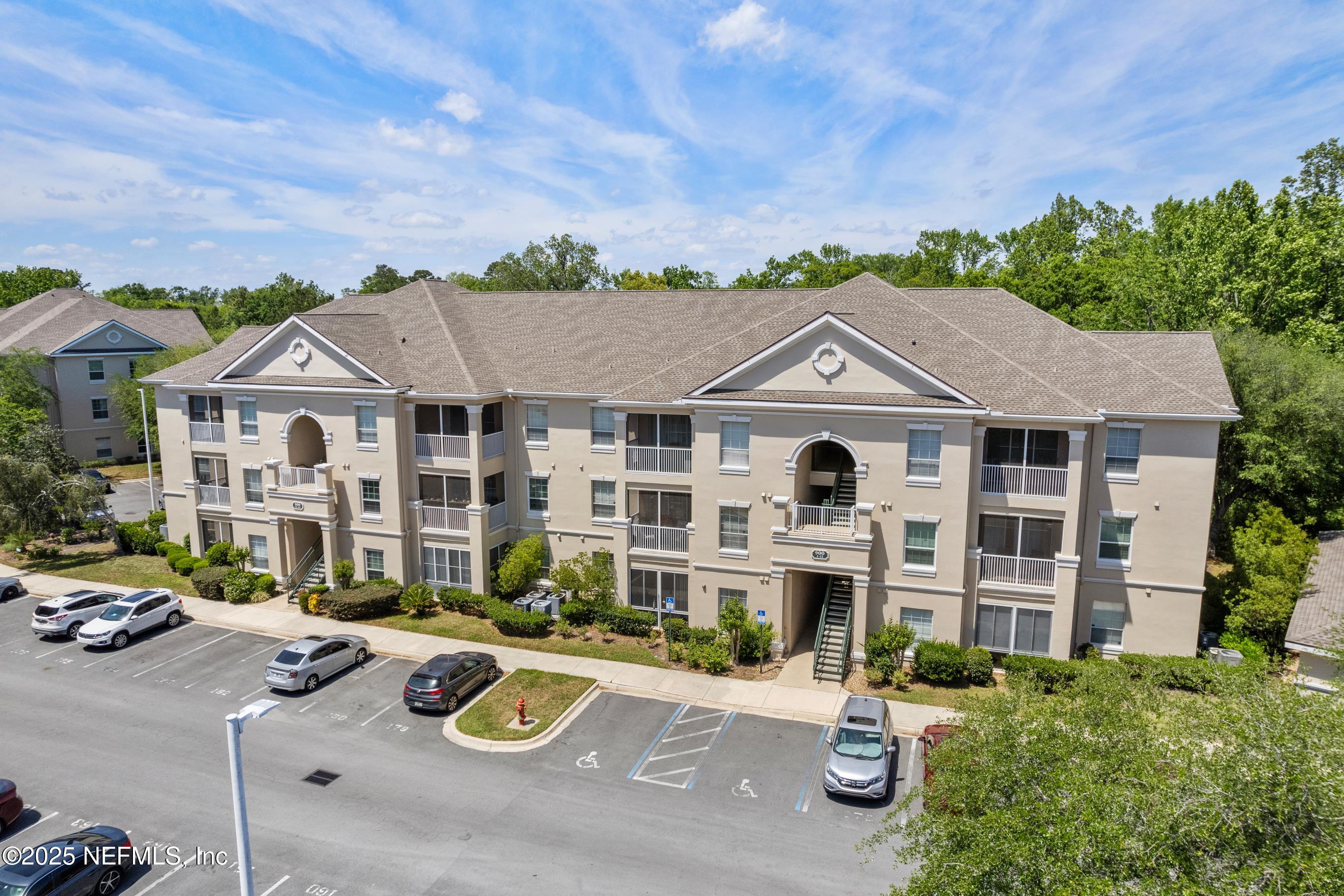 8601 BEACH Boulevard, 905