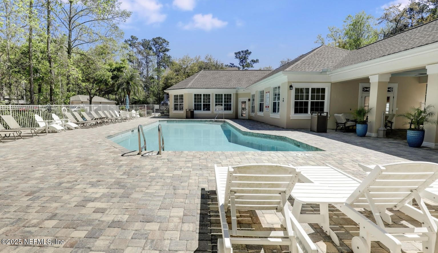 8601 BEACH Boulevard, 905