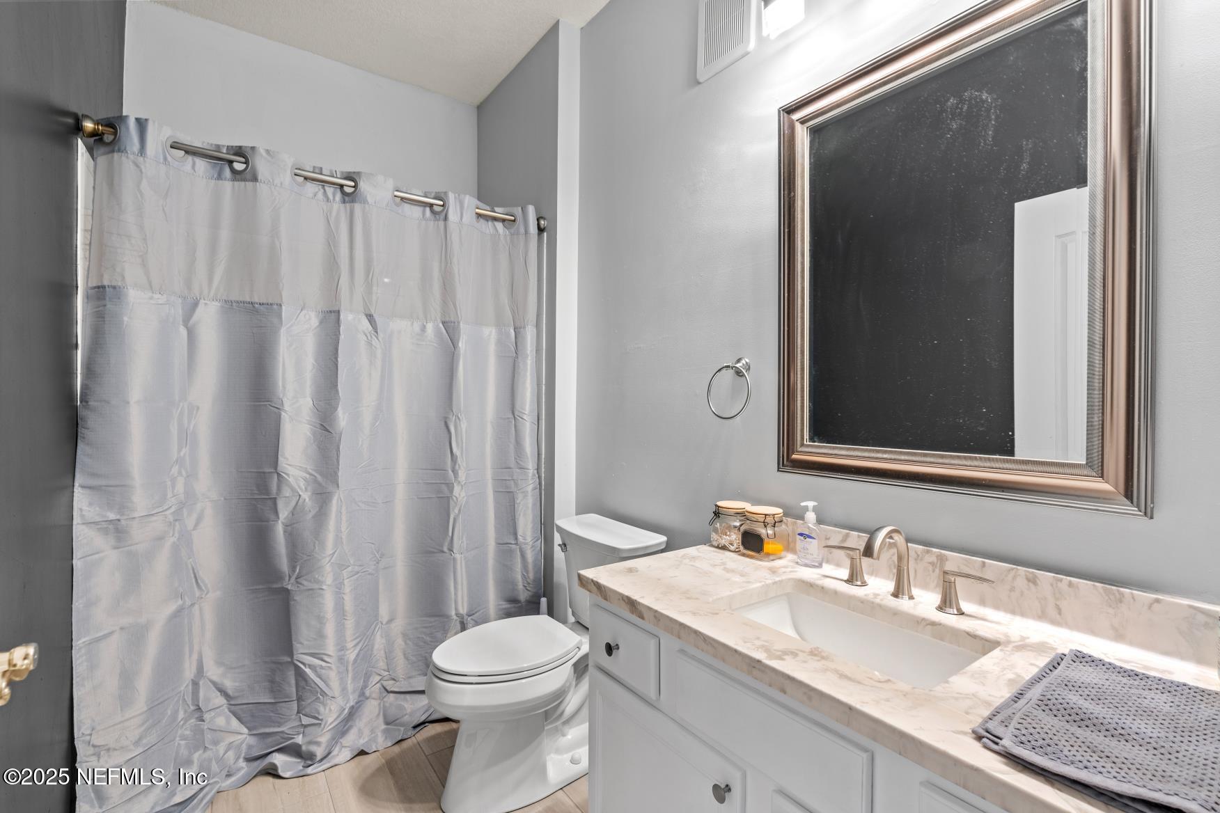 8601 BEACH Boulevard, 905