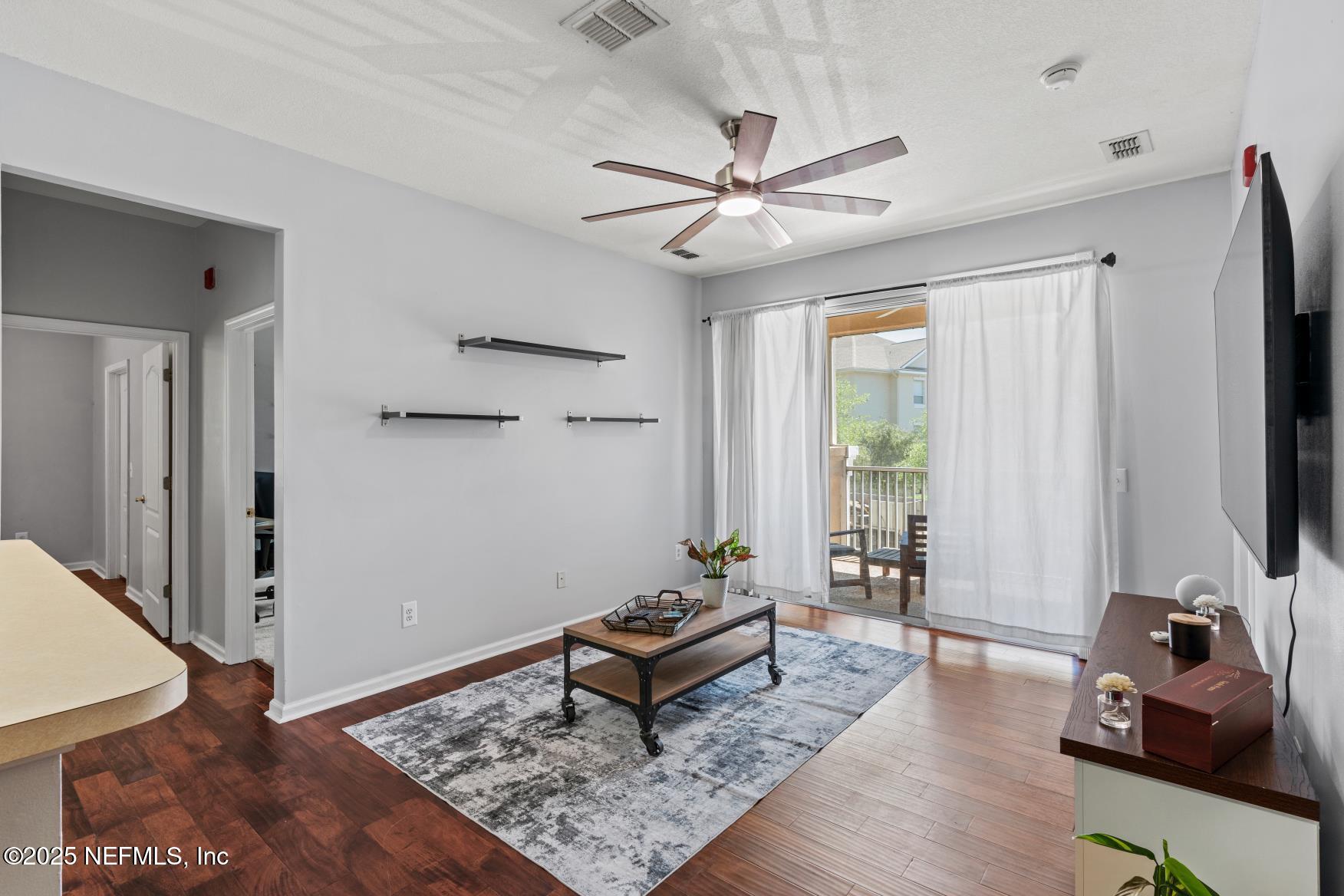 8601 BEACH Boulevard, 905