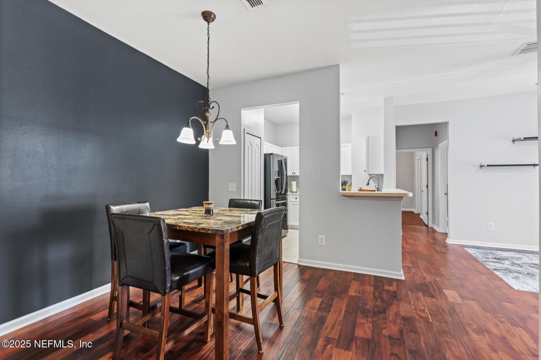 8601 BEACH Boulevard, 905