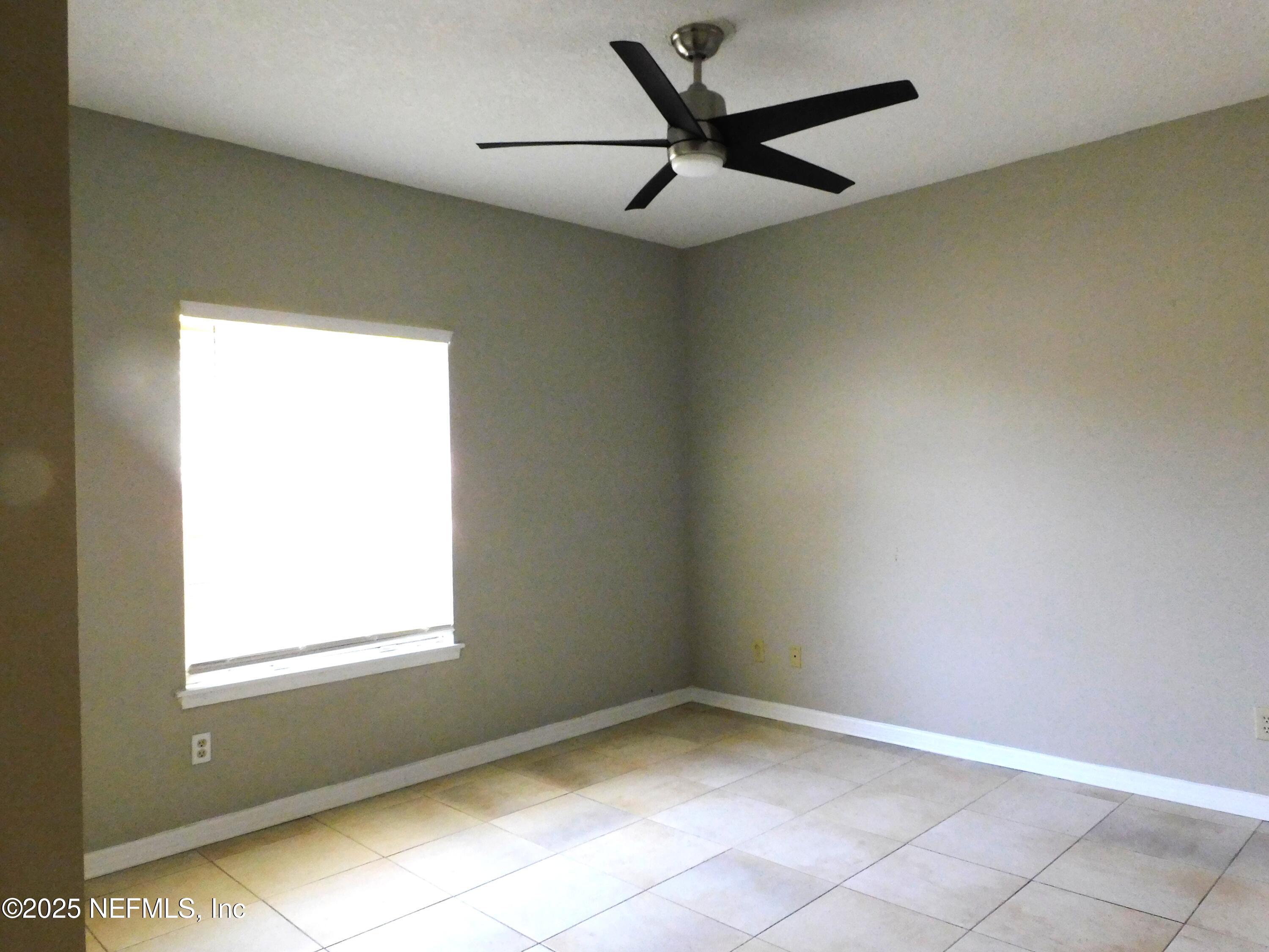 10000 GATE Parkway, 1318