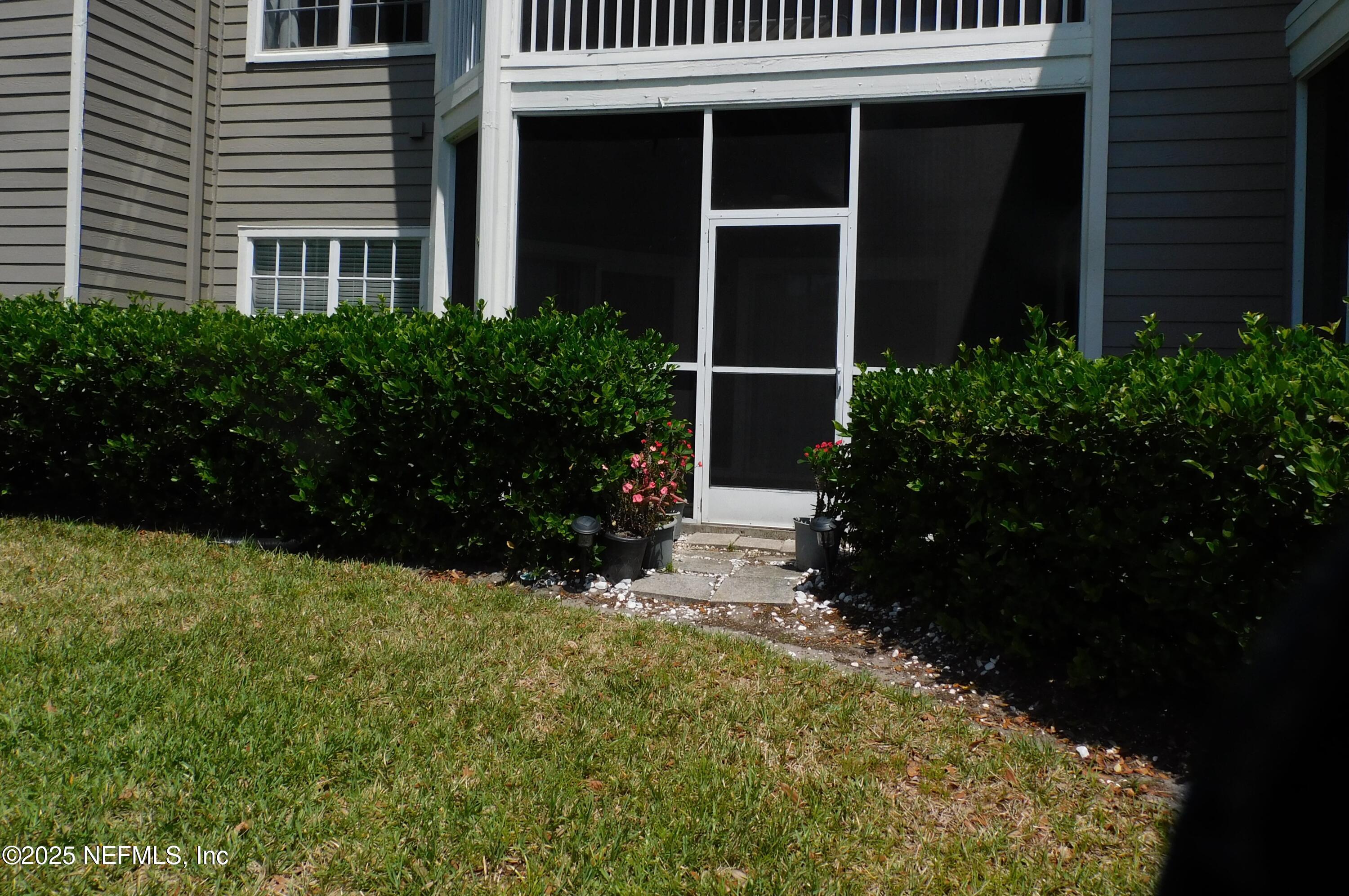 10000 GATE Parkway, 1318