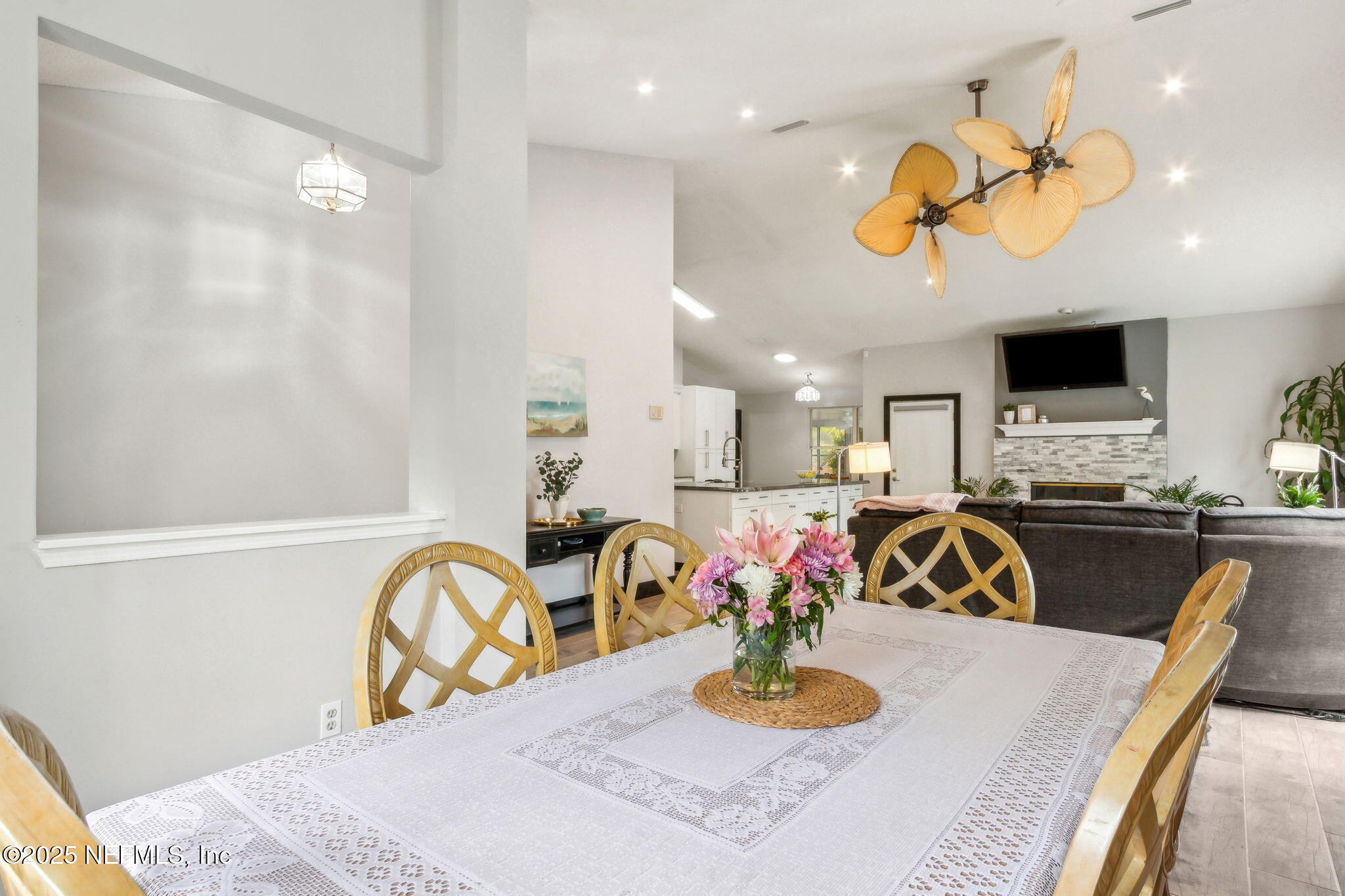 7375 SECRET WOODS Drive